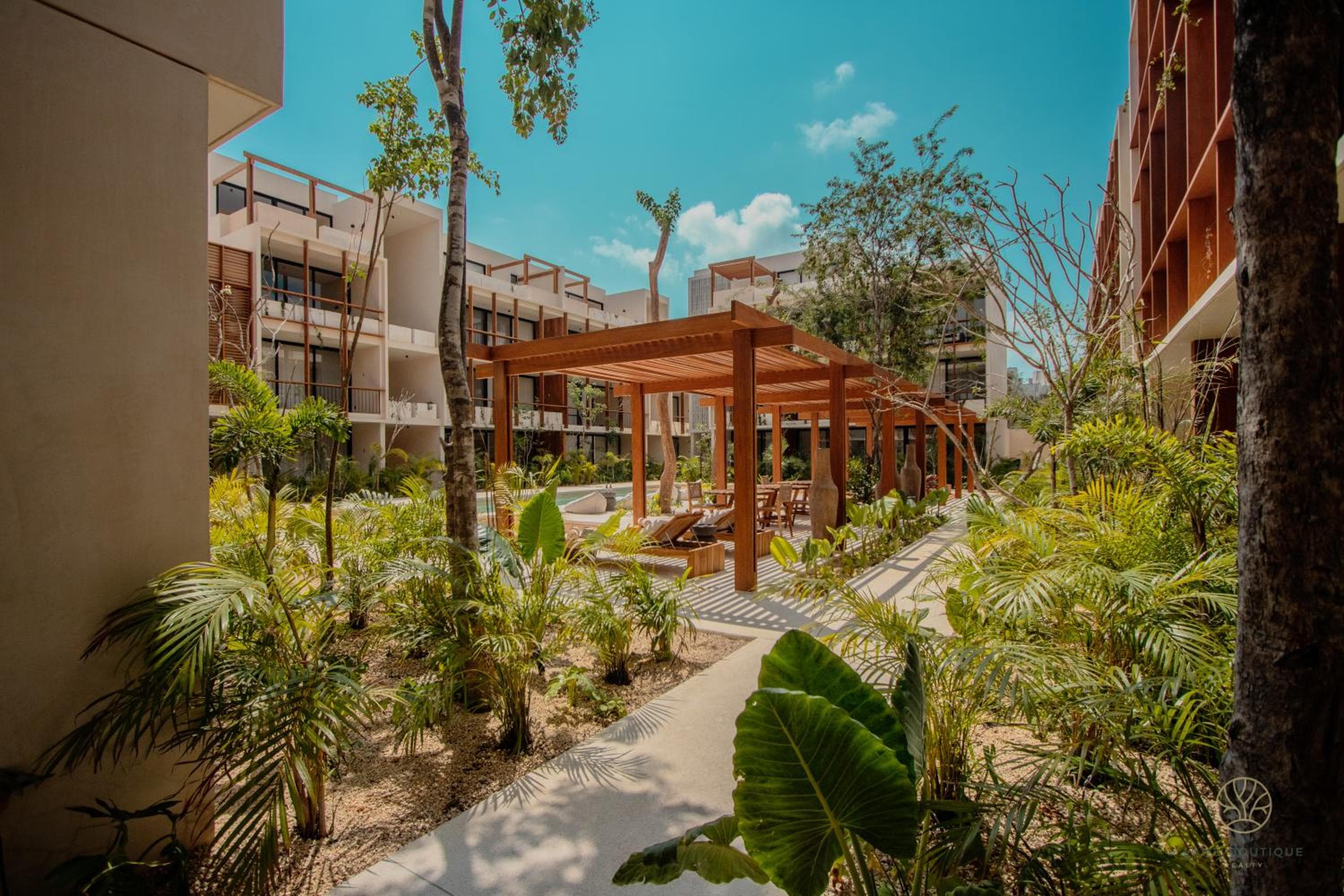 Muunek by Land Boutique - Muunek by Land Boutique — 16