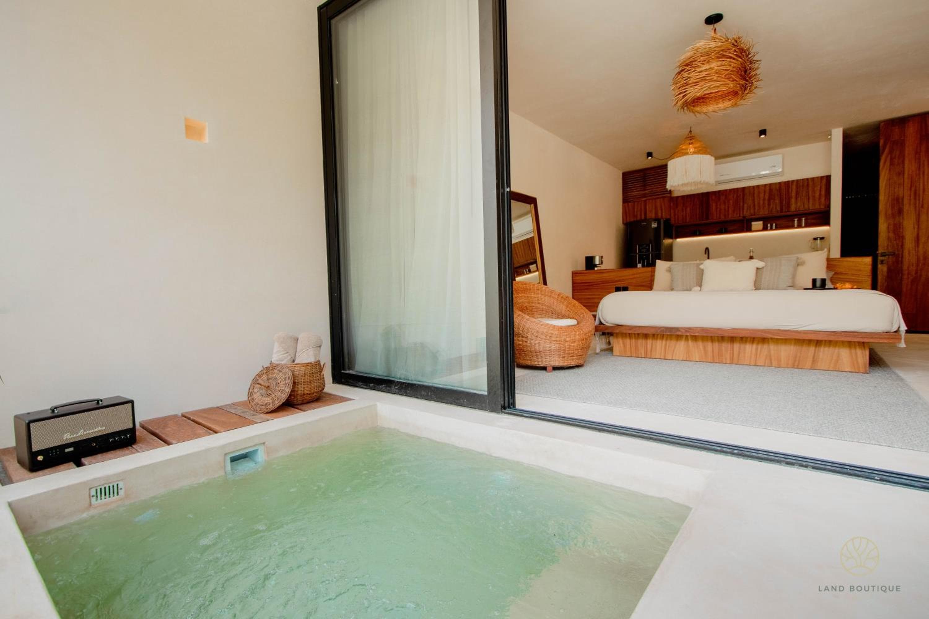 Muunek by Land Boutique - Muunek by Land Boutique — 27
