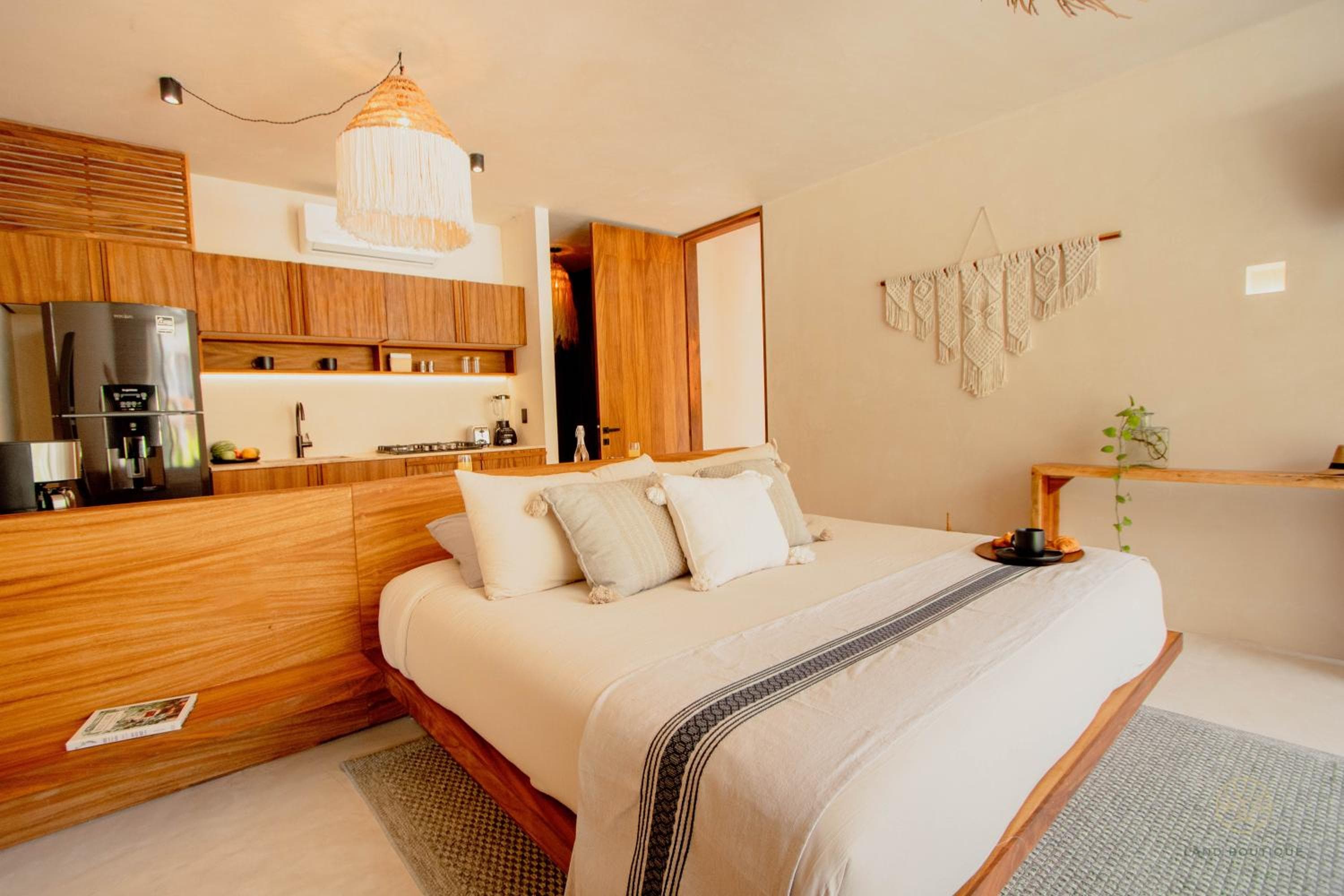 Muunek by Land Boutique - Muunek by Land Boutique — 29