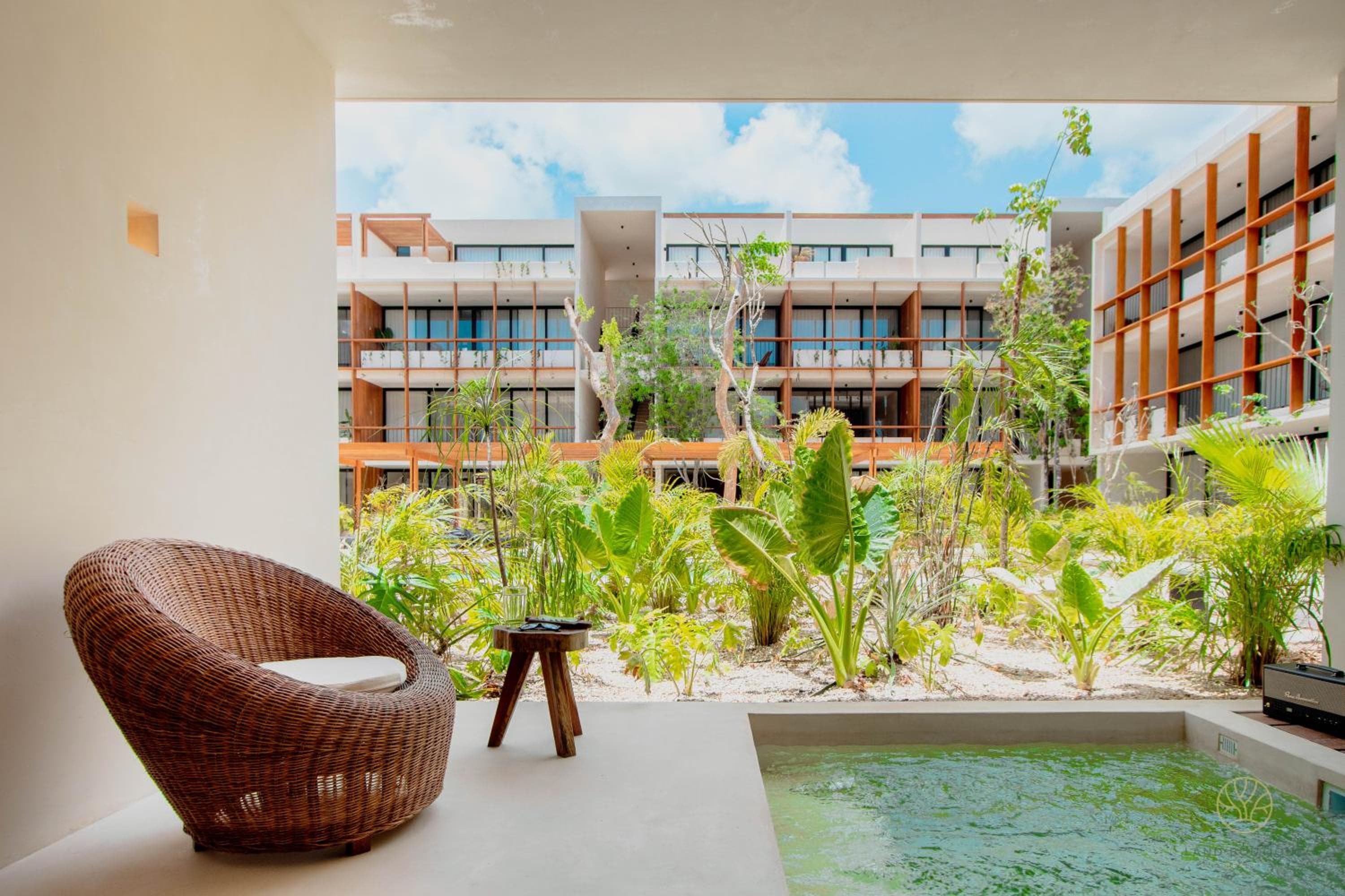 Muunek by Land Boutique - Muunek by Land Boutique — 28
