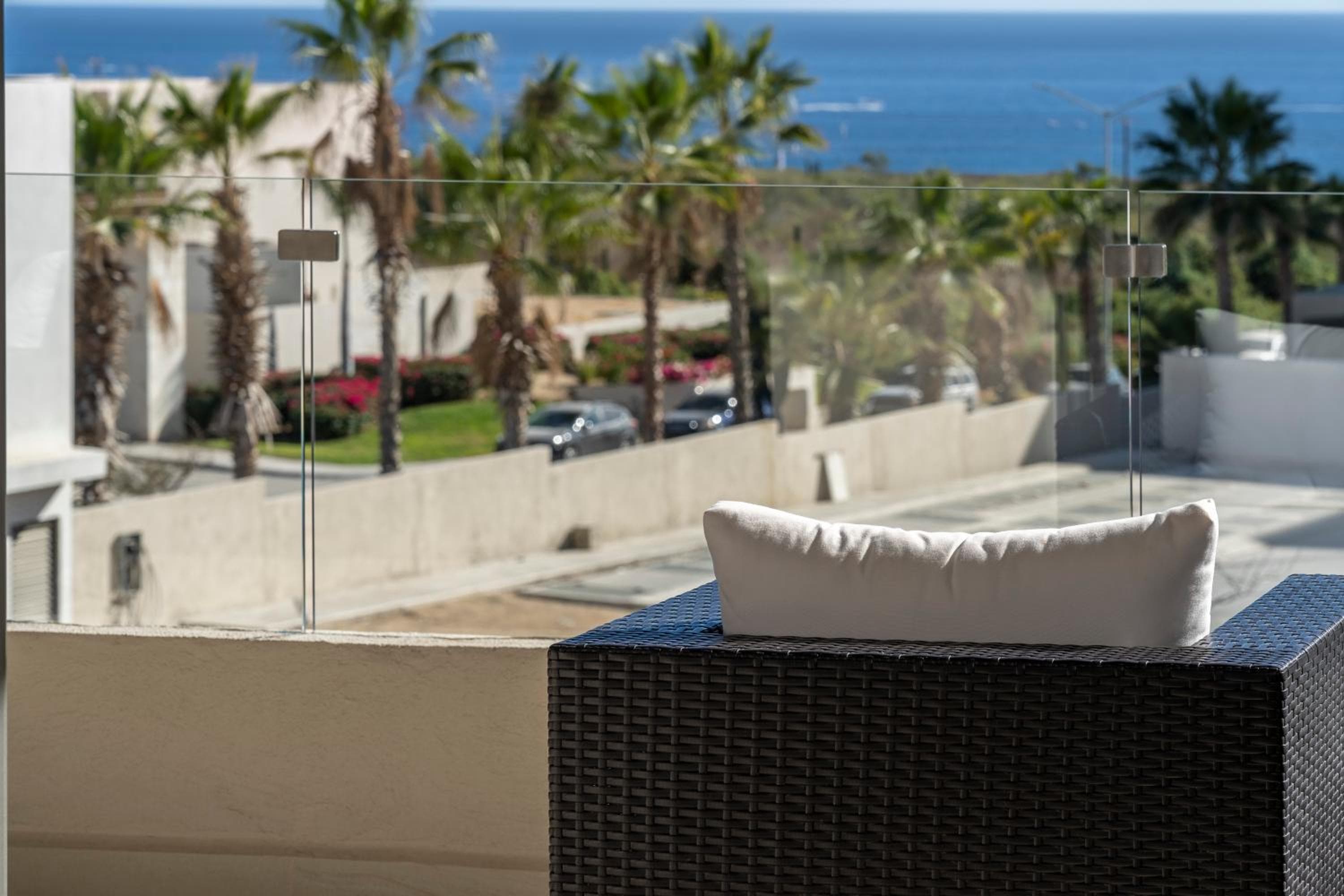 Luxury Beachfront Apartment in Cabo — 12