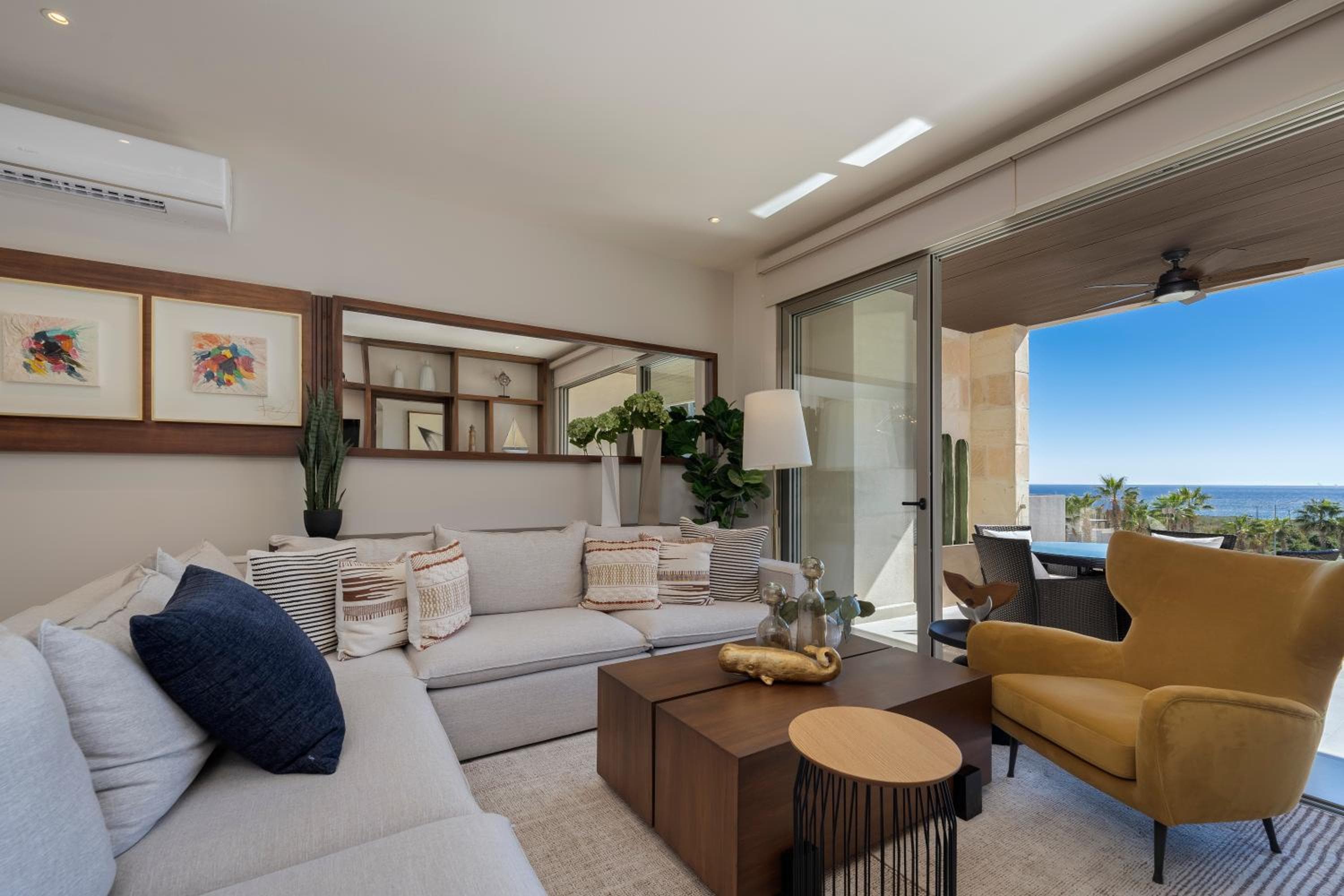 Luxury Beachfront Apartment in Cabo — 22