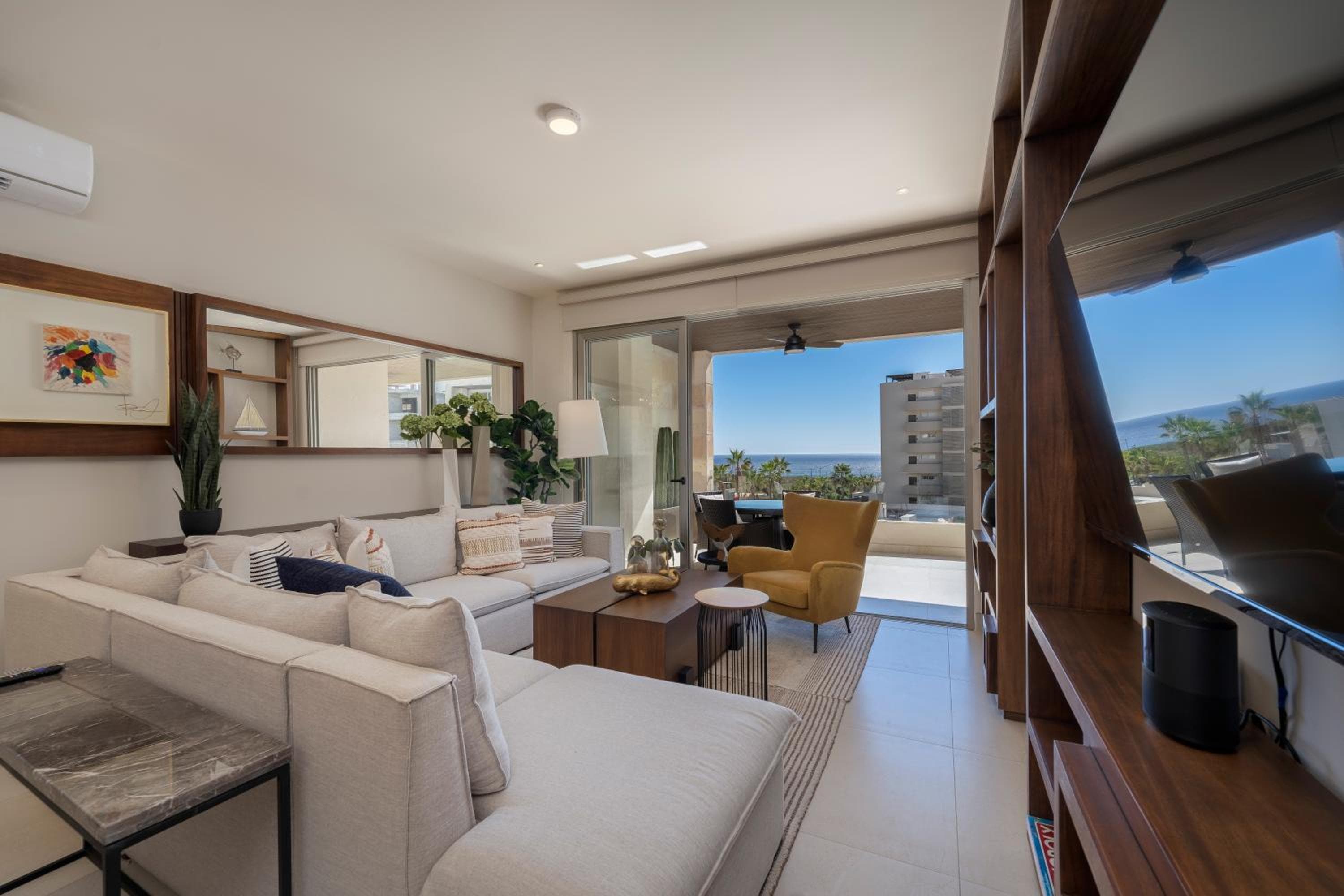 Luxury Beachfront Apartment in Cabo — 2