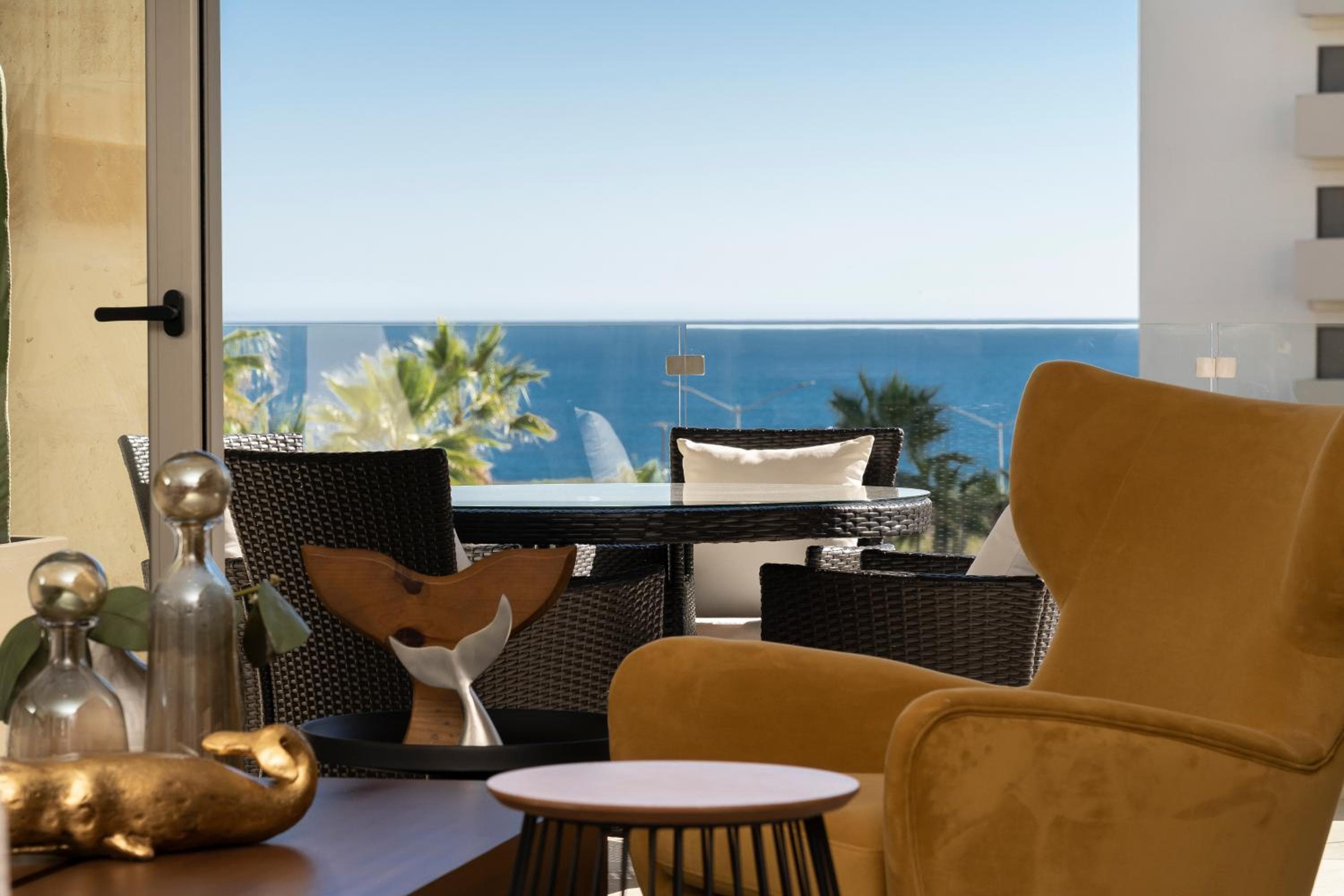 Luxury Beachfront Apartment in Cabo — 26