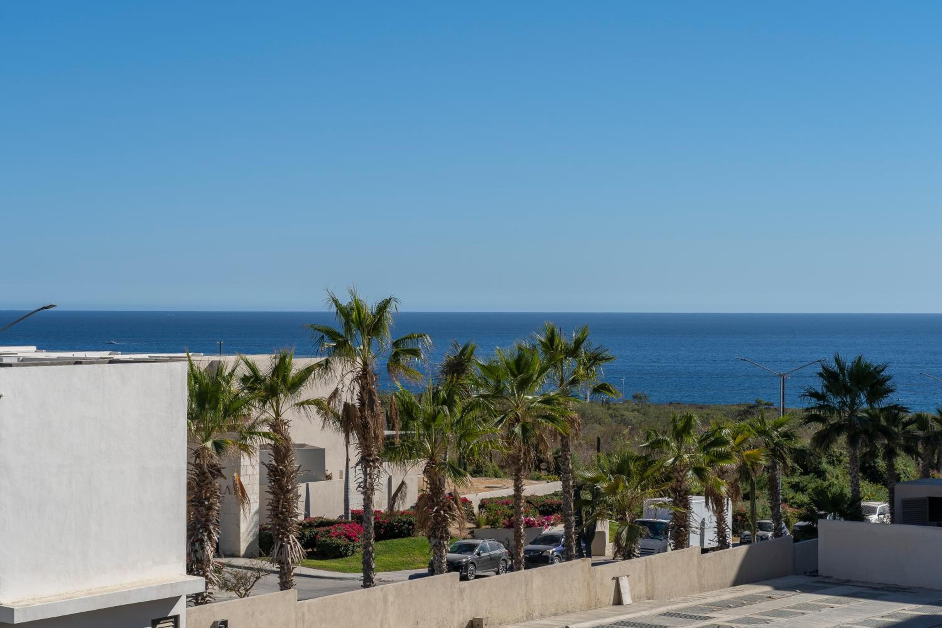 Luxury Beachfront Apartment in Cabo — 24
