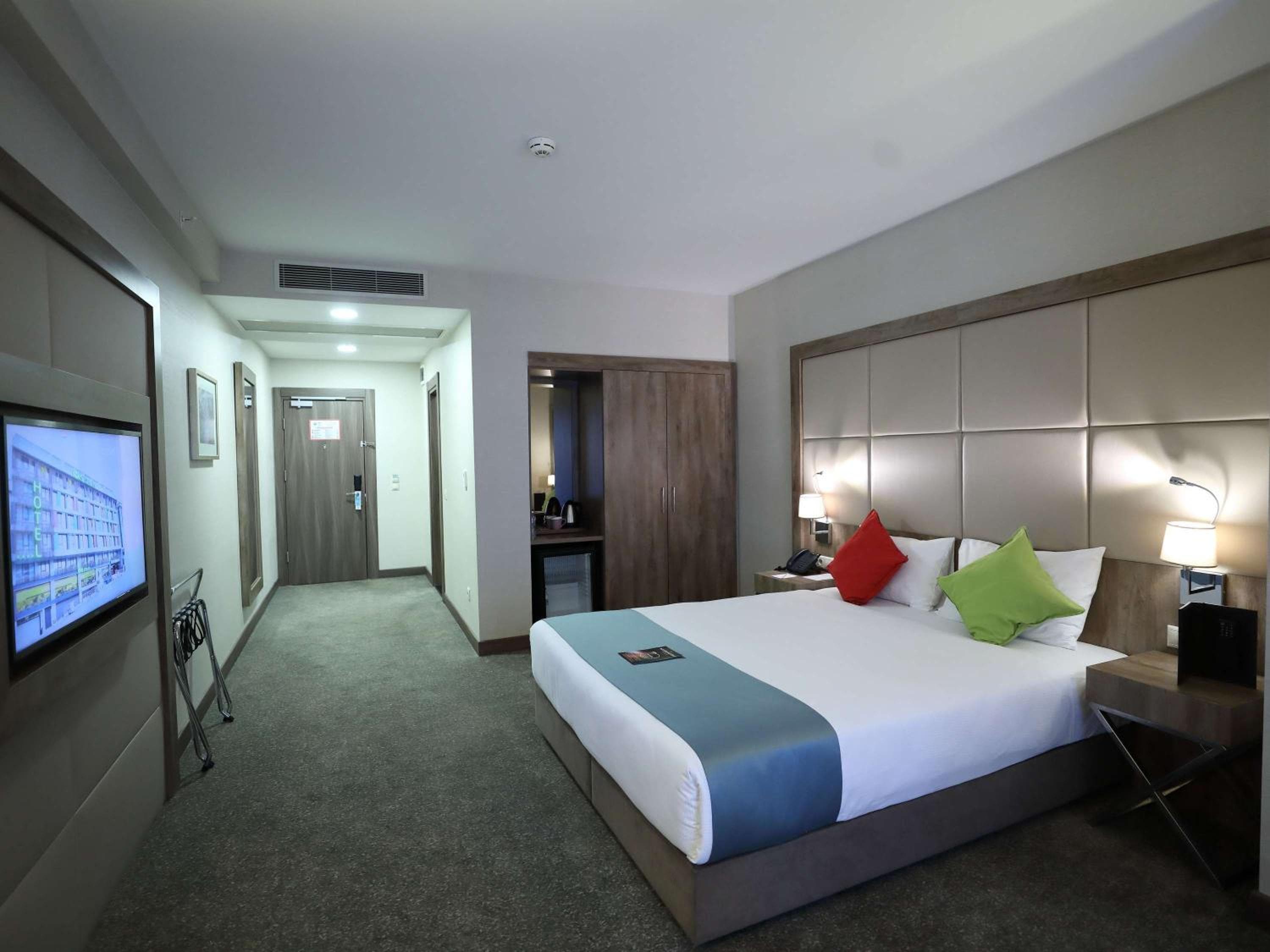 ibis Styles Istanbul Bomonti — 12