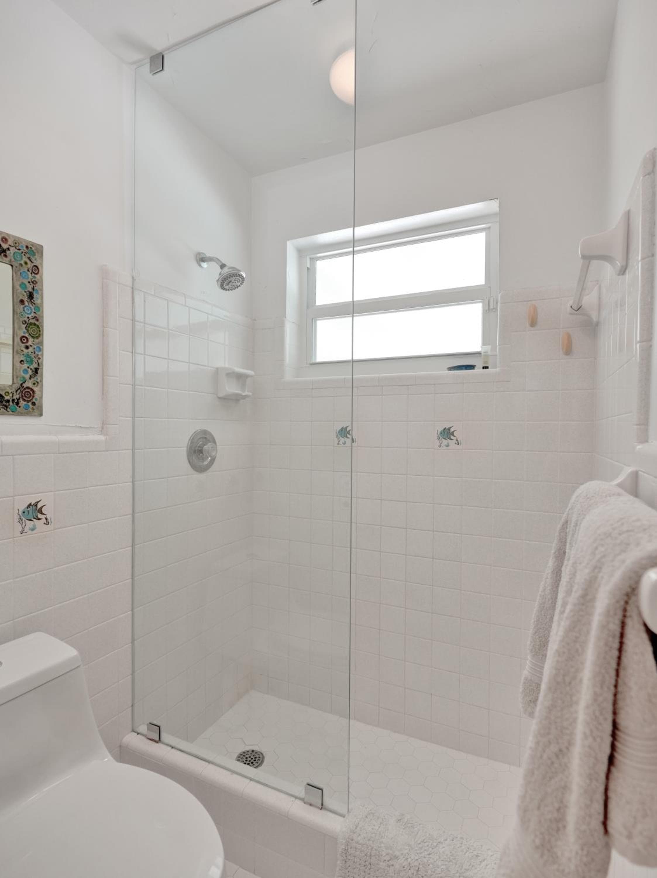 New! Waterfront Heated Pool, Fishing Pier, Designer Touches, 2mi to Beach — 28