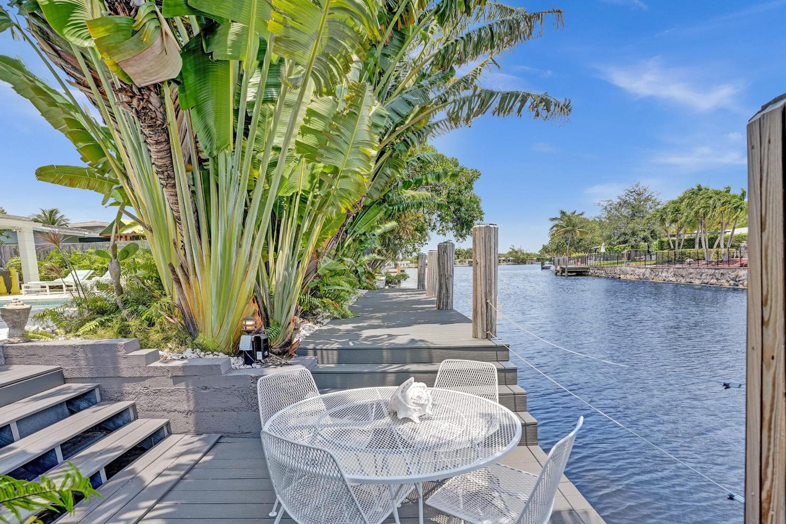 New! Waterfront Heated Pool, Fishing Pier, Designer Touches, 2mi to Beach — 24