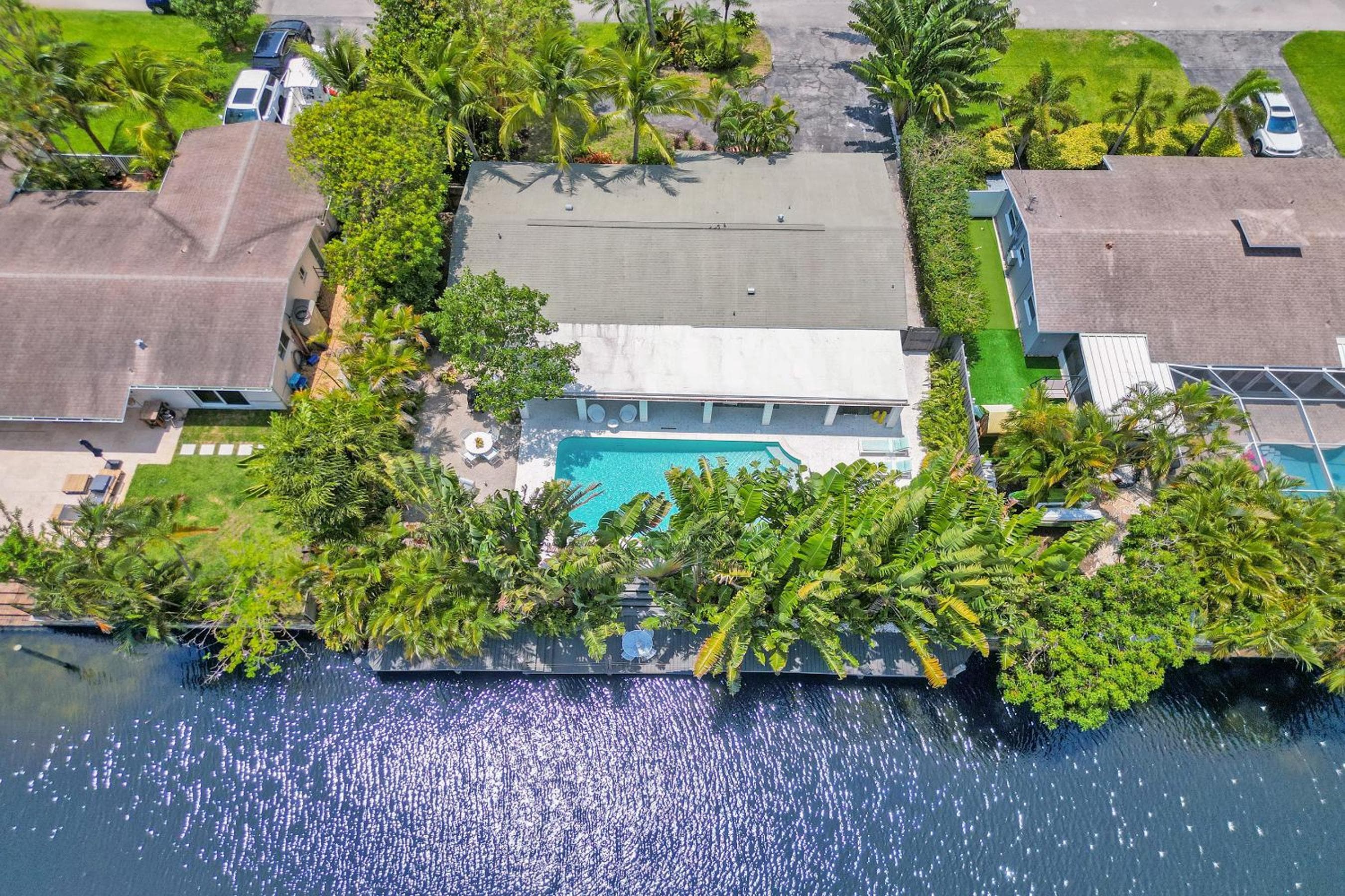 New! Waterfront Heated Pool, Fishing Pier, Designer Touches, 2mi to Beach — 4