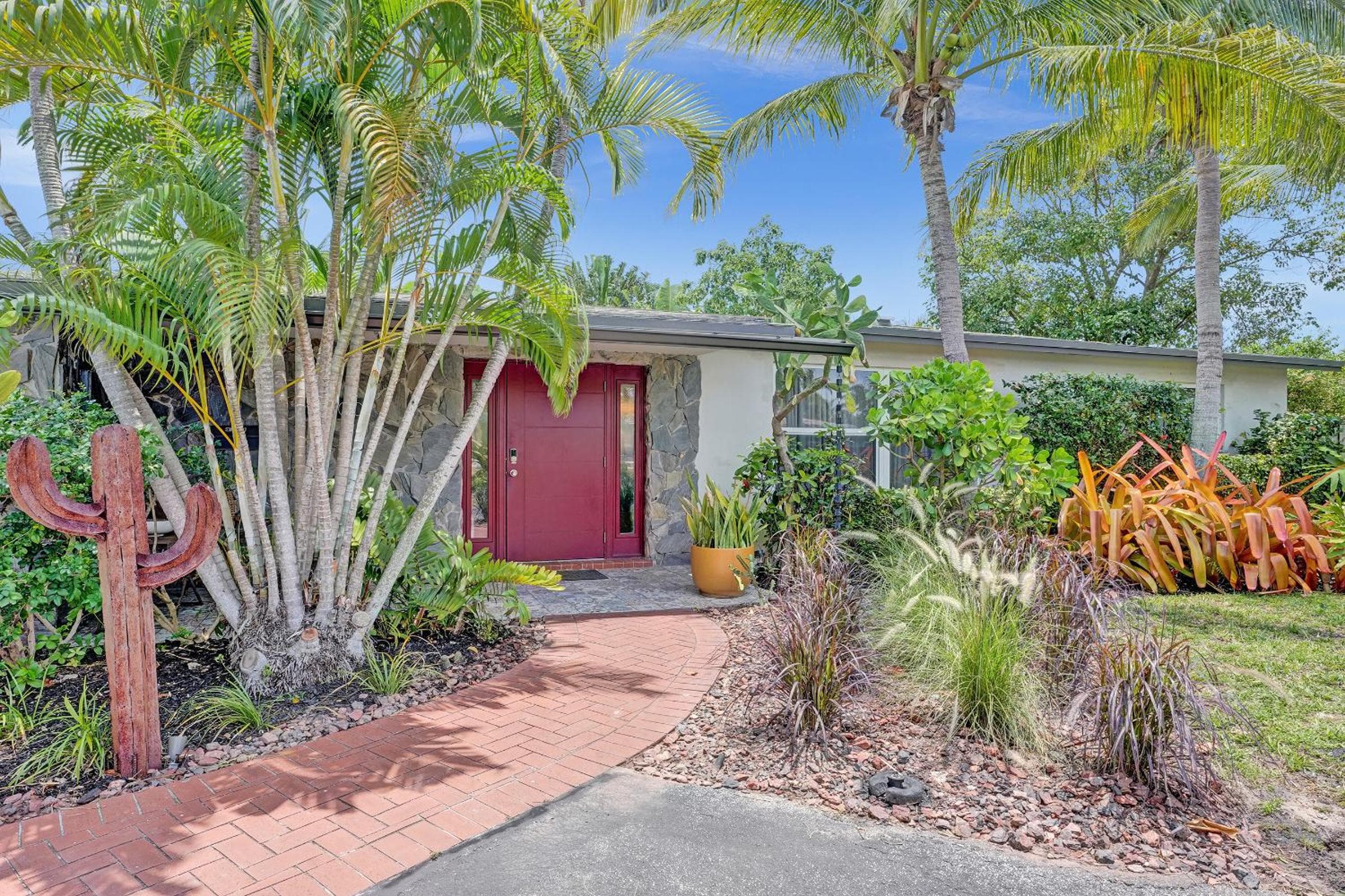 New! Waterfront Heated Pool, Fishing Pier, Designer Touches, 2mi to Beach — 22