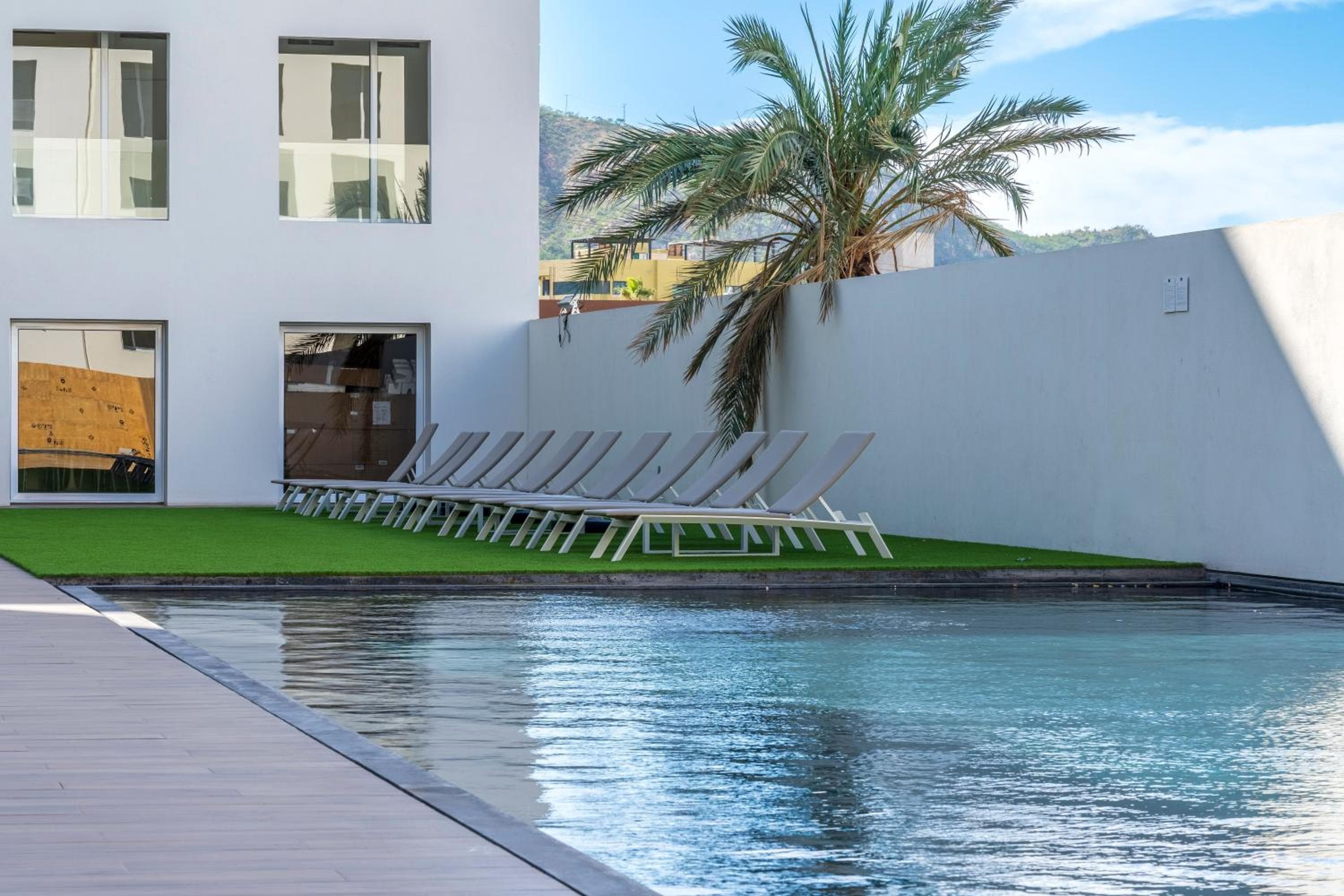 Luxury Apartment with Pool and Jacuzzi on Terrace in Médano — 2