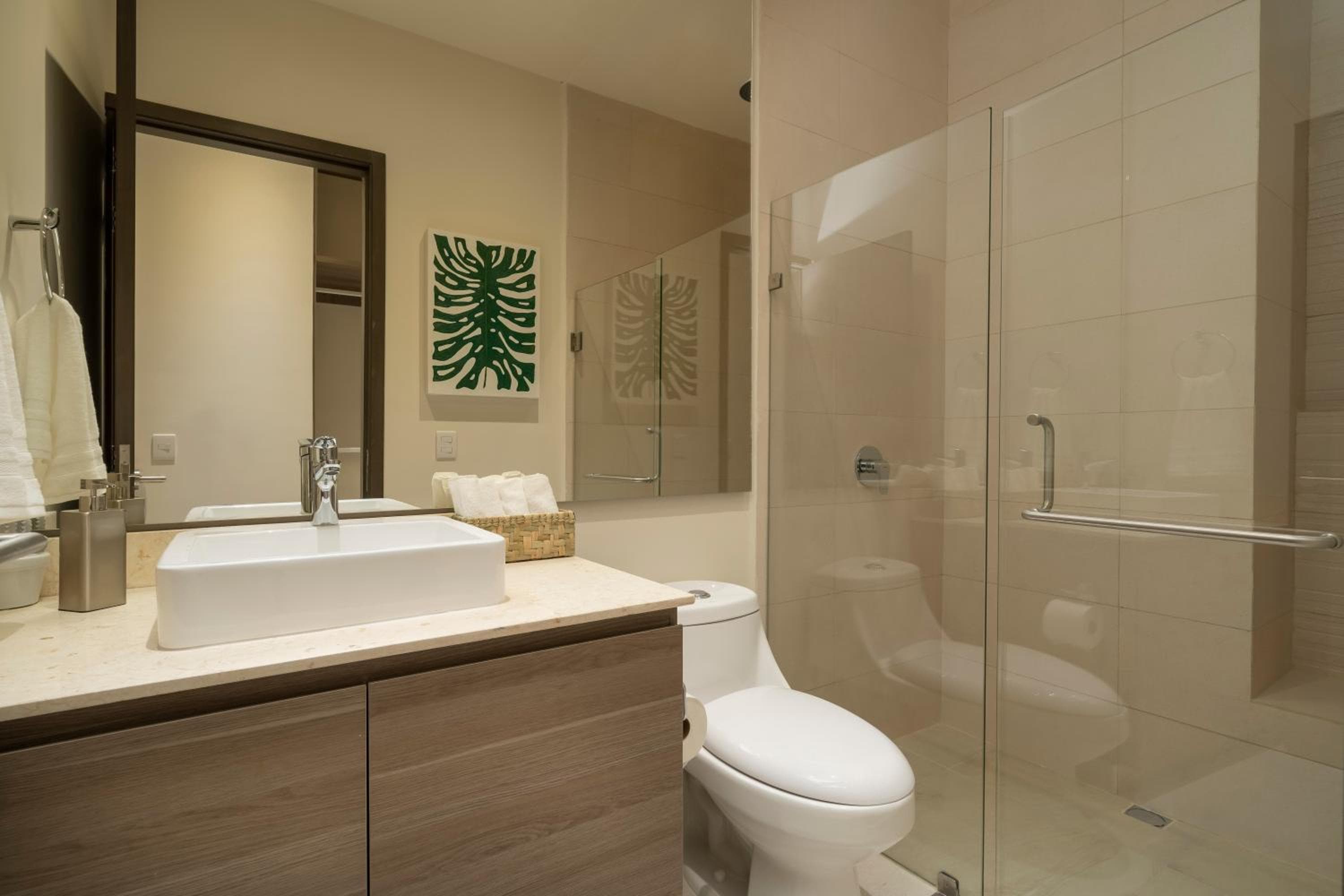 Luxury Condo with Ocean View, Balcony, and Pool — 6
