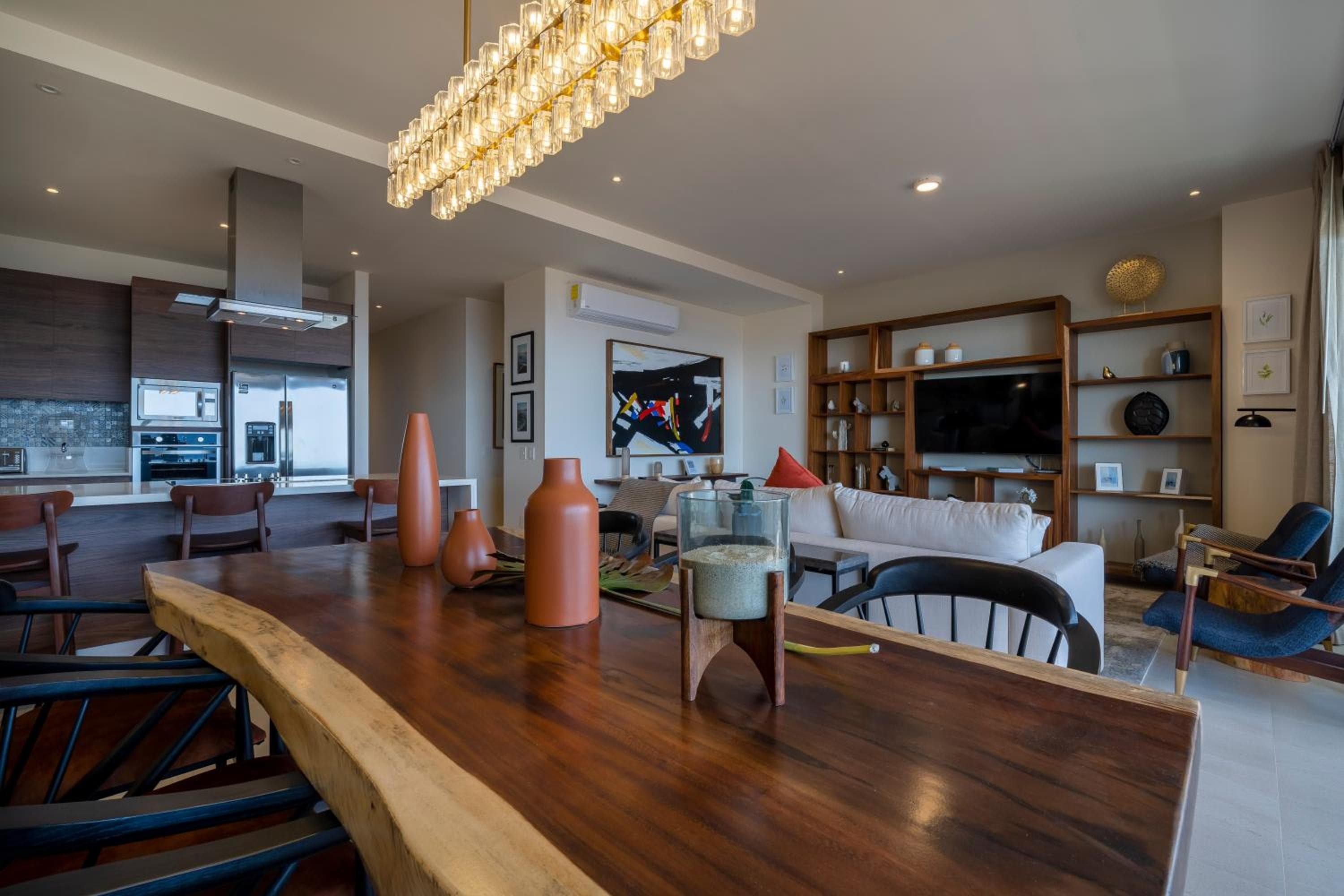Luxury Condo with Ocean View, Balcony, and Pool — 26