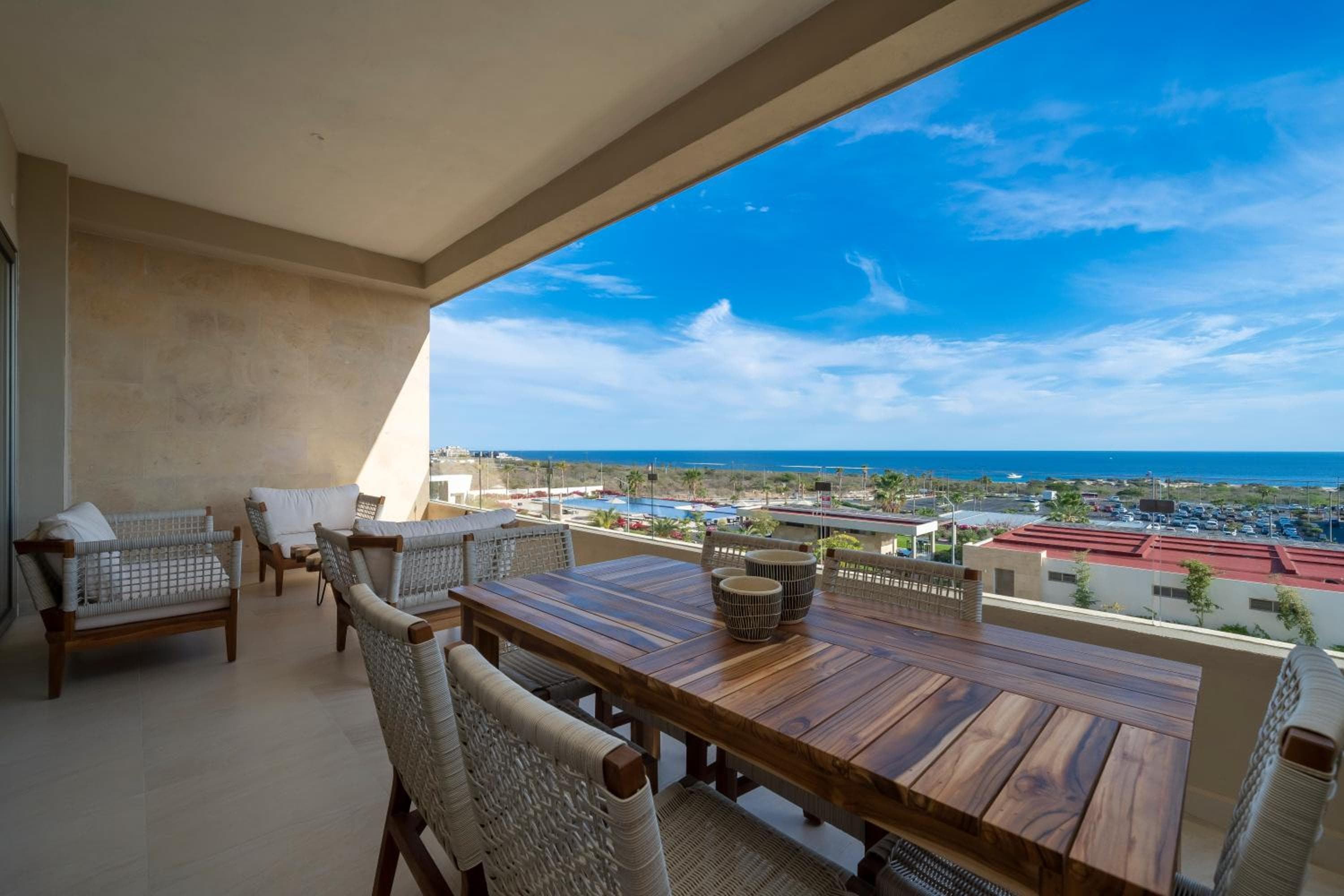 Luxury Condo with Ocean View, Balcony, and Pool — 17