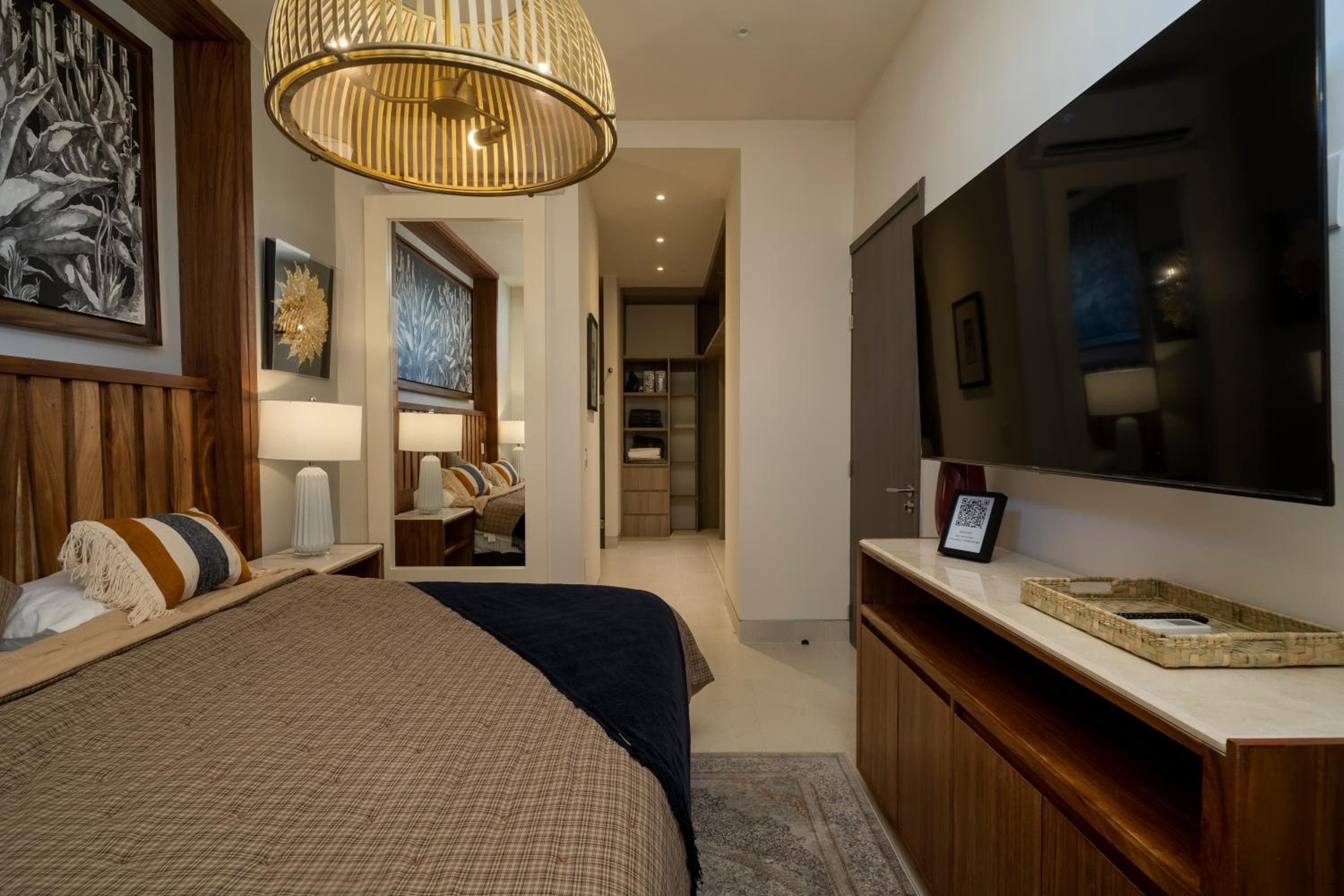 Luxury Condo with Ocean View, Balcony, and Pool — 27