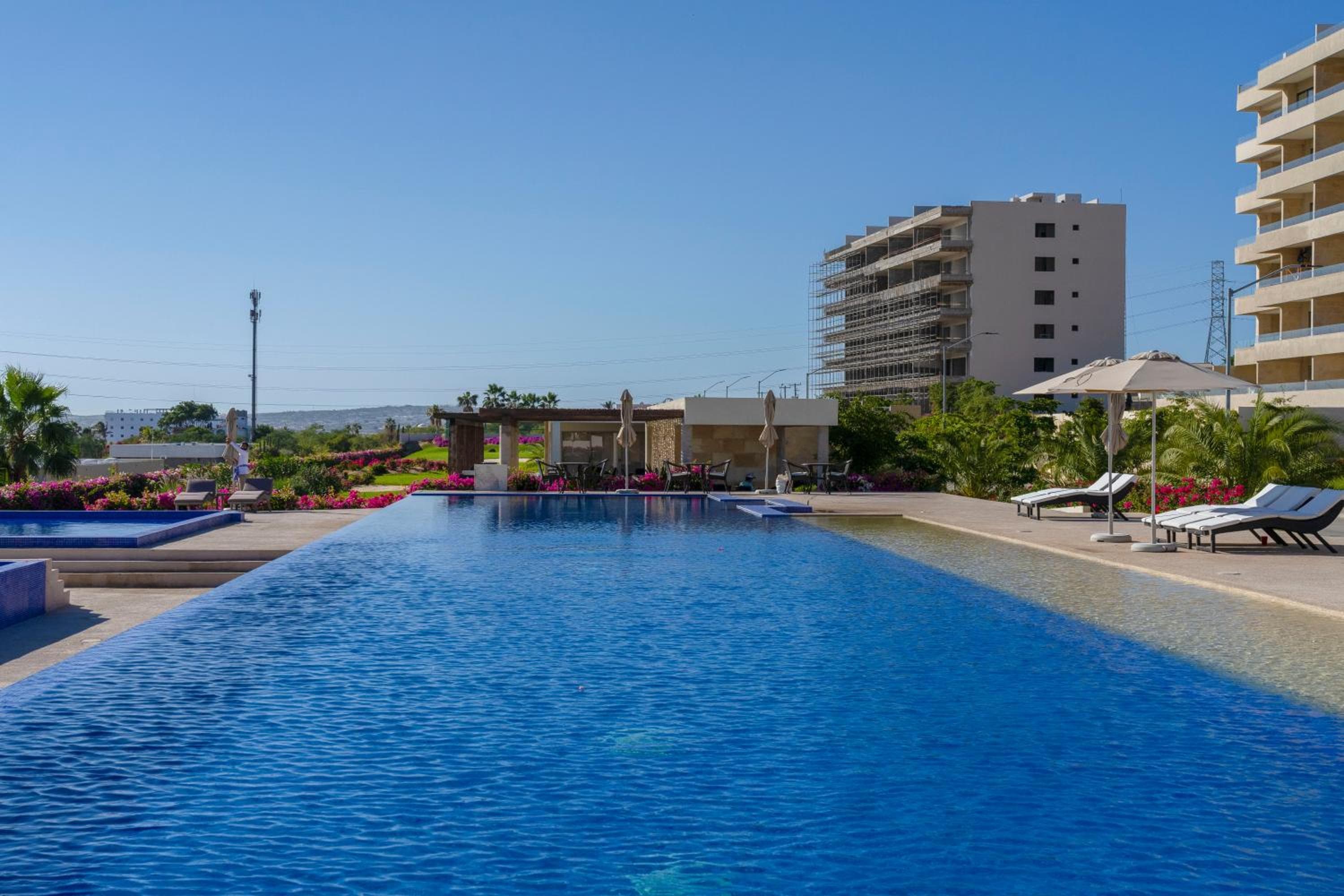 Luxury Condo with Ocean View, Balcony, and Pool — 5