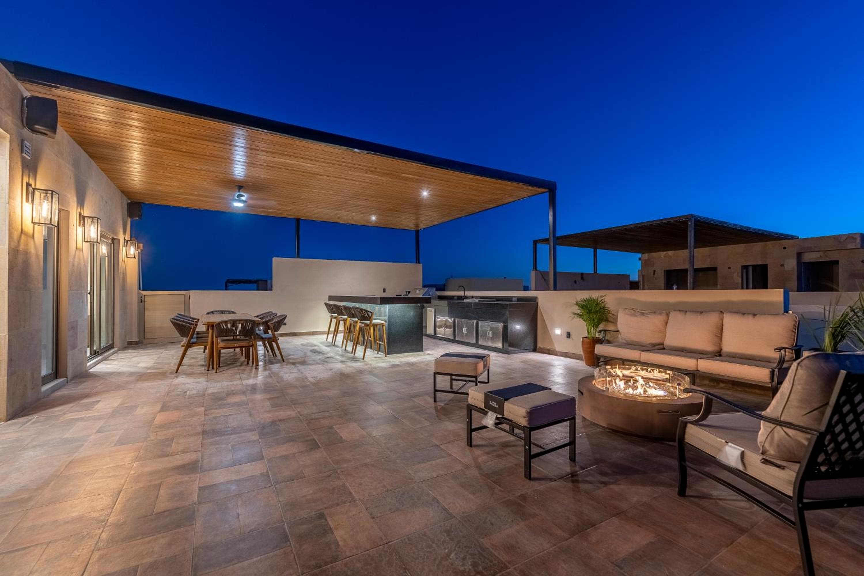 Brand New Luxury PH with Private Pool and Views — 4
