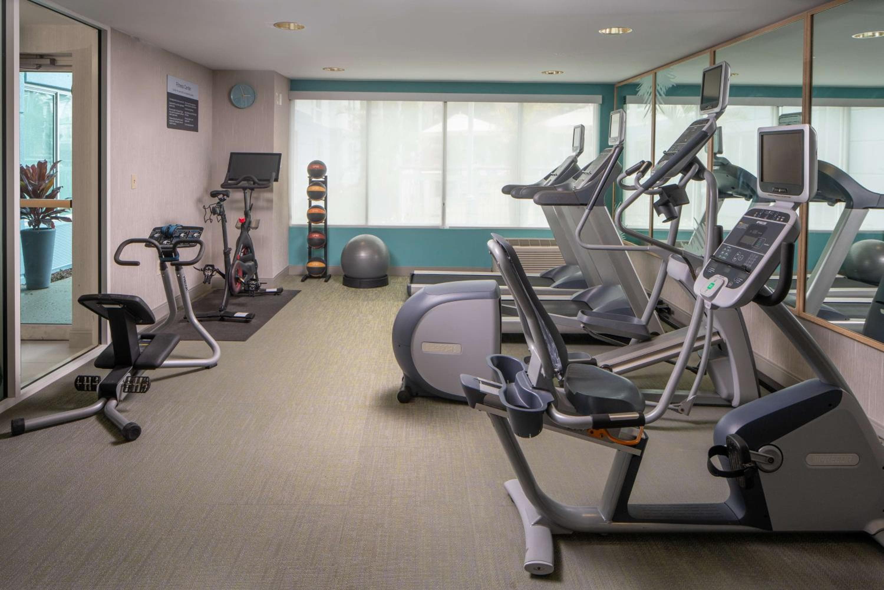 Hilton Garden Inn Orlando Airport — 16