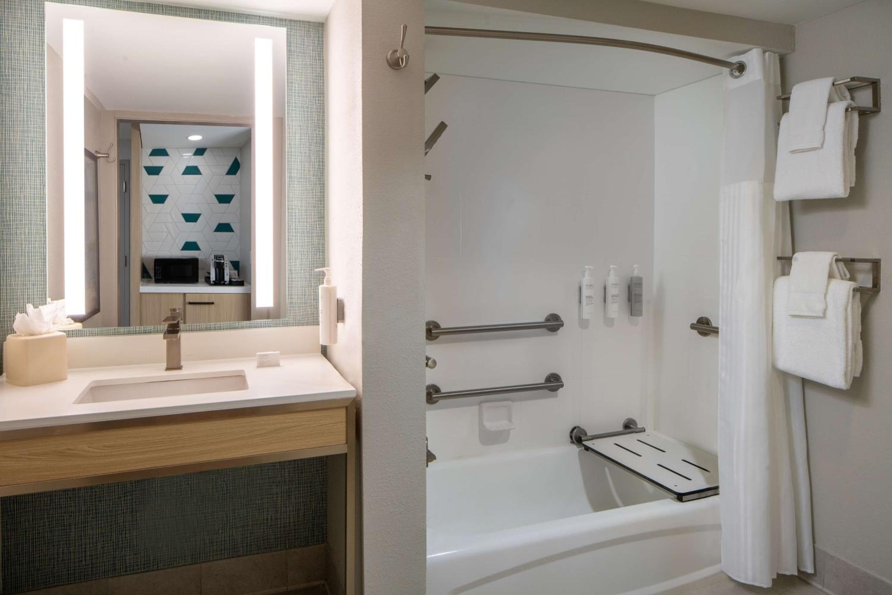 Hilton Garden Inn Orlando Airport — 22