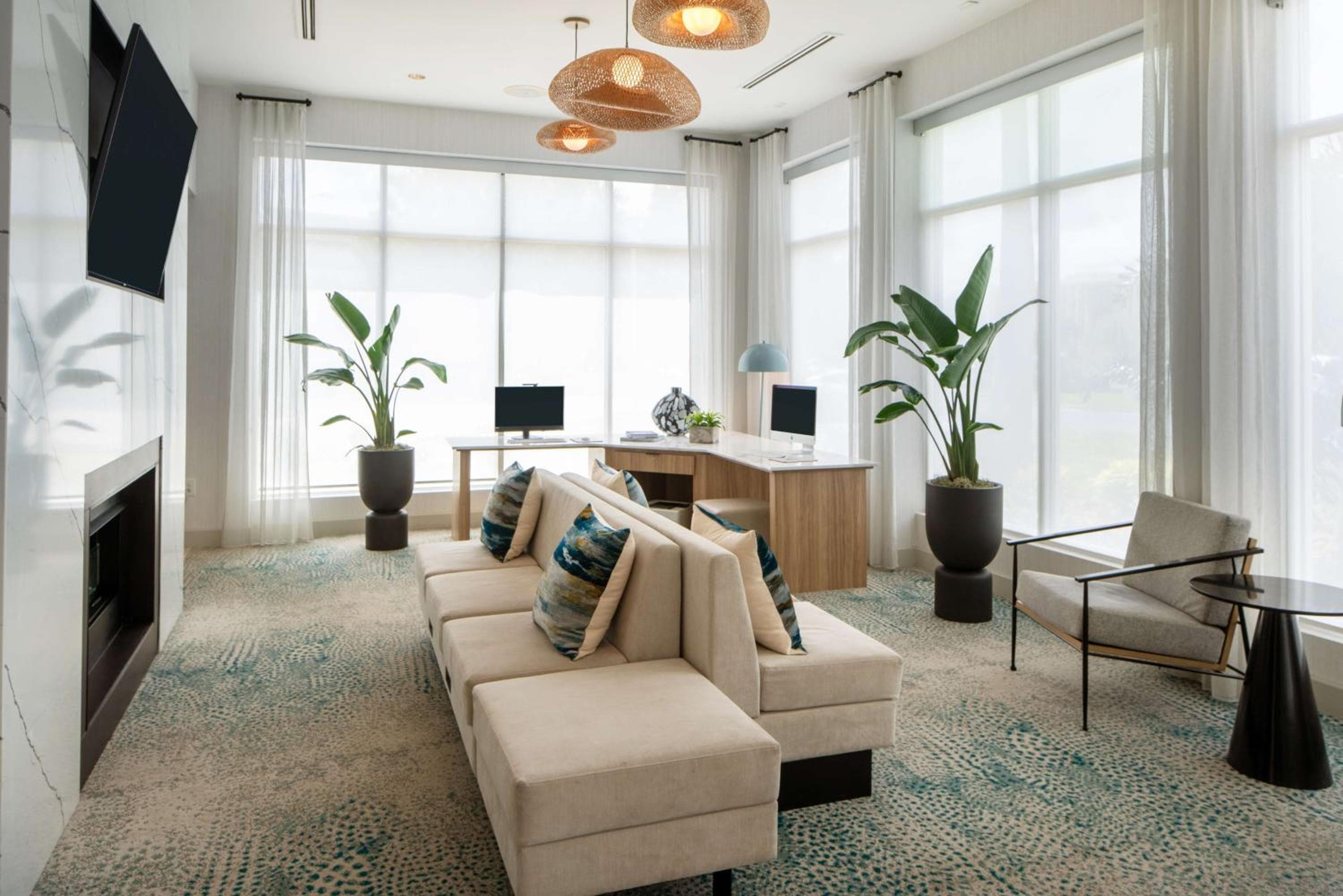Hilton Garden Inn Orlando Airport — 13