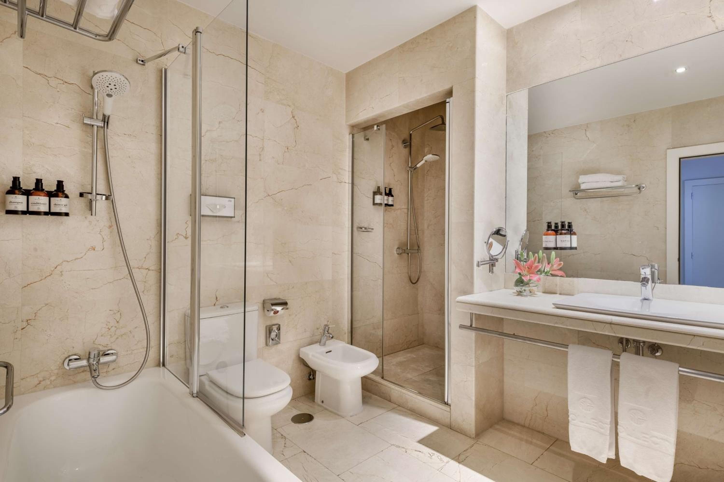 NH Collection Madrid Abascal — 3