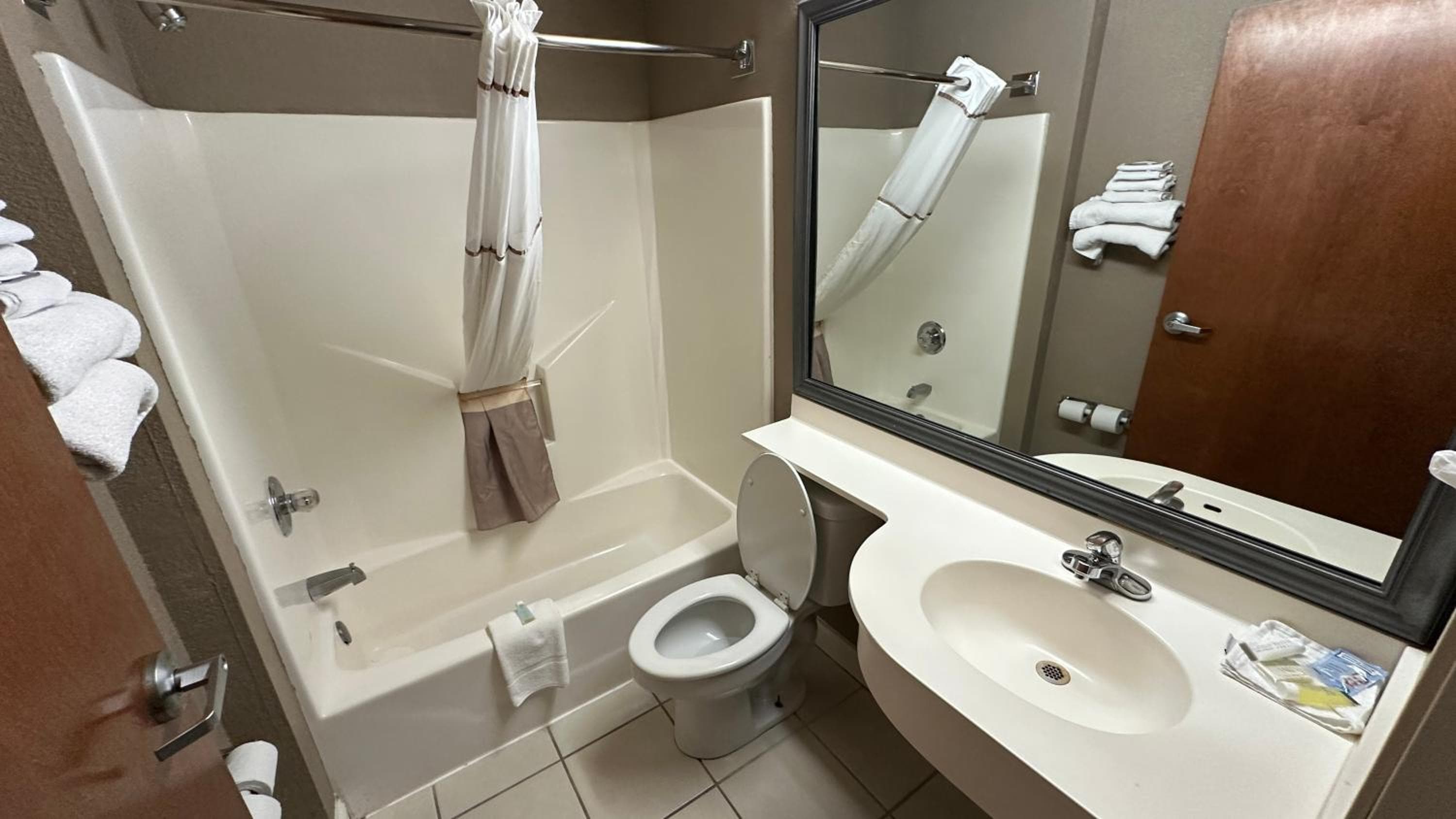 Microtel Inn and Suites By Wyndham Miami OK — 25