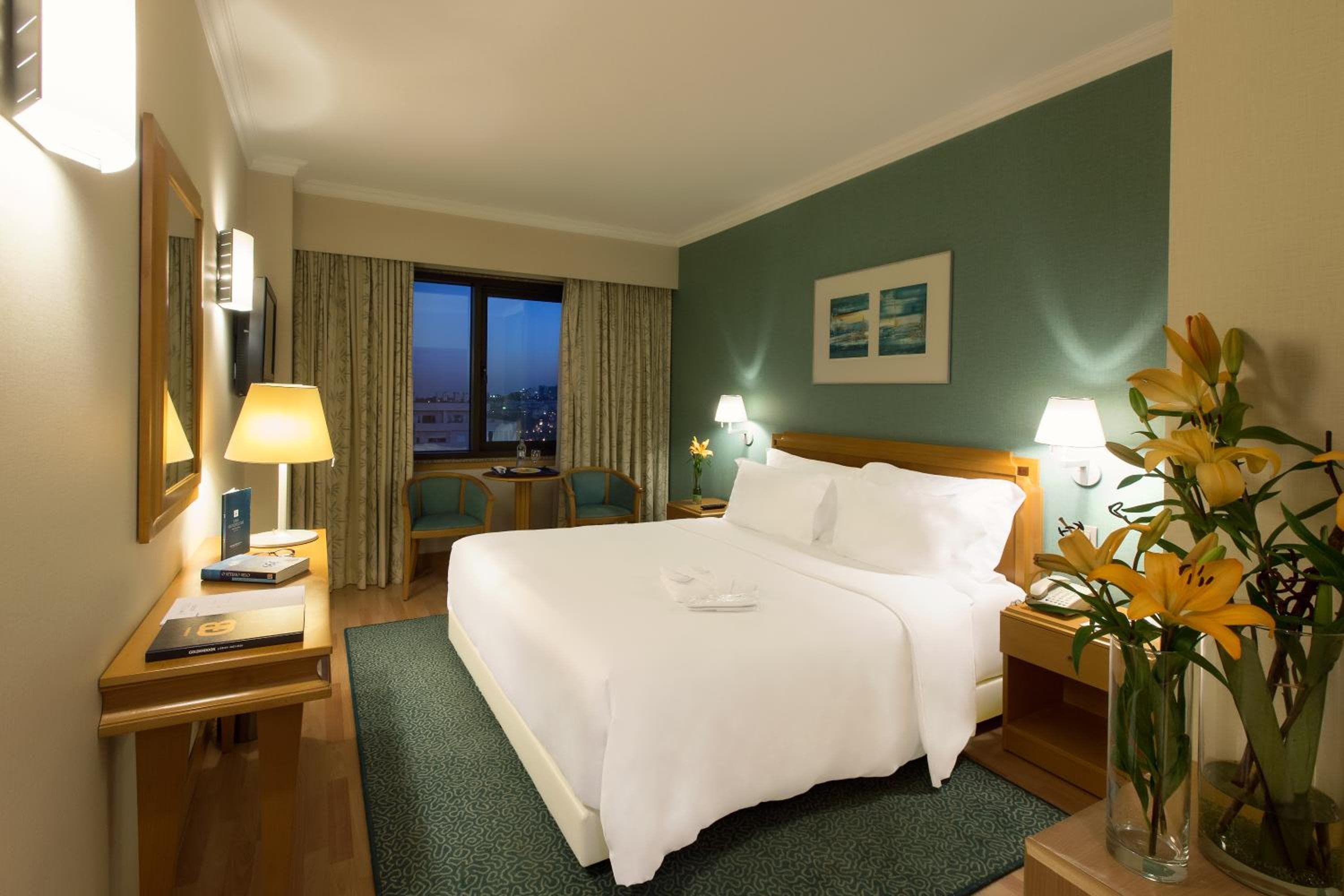 SANA Metropolitan Hotel — 16