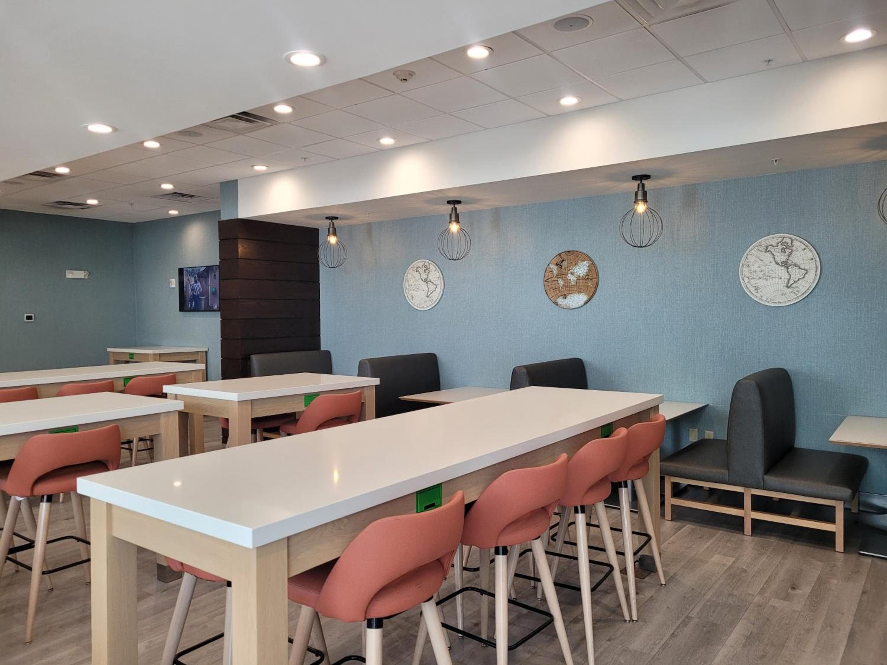 Holiday Inn & Suites Orlando-International Dr S, an IHG Hotel — 9