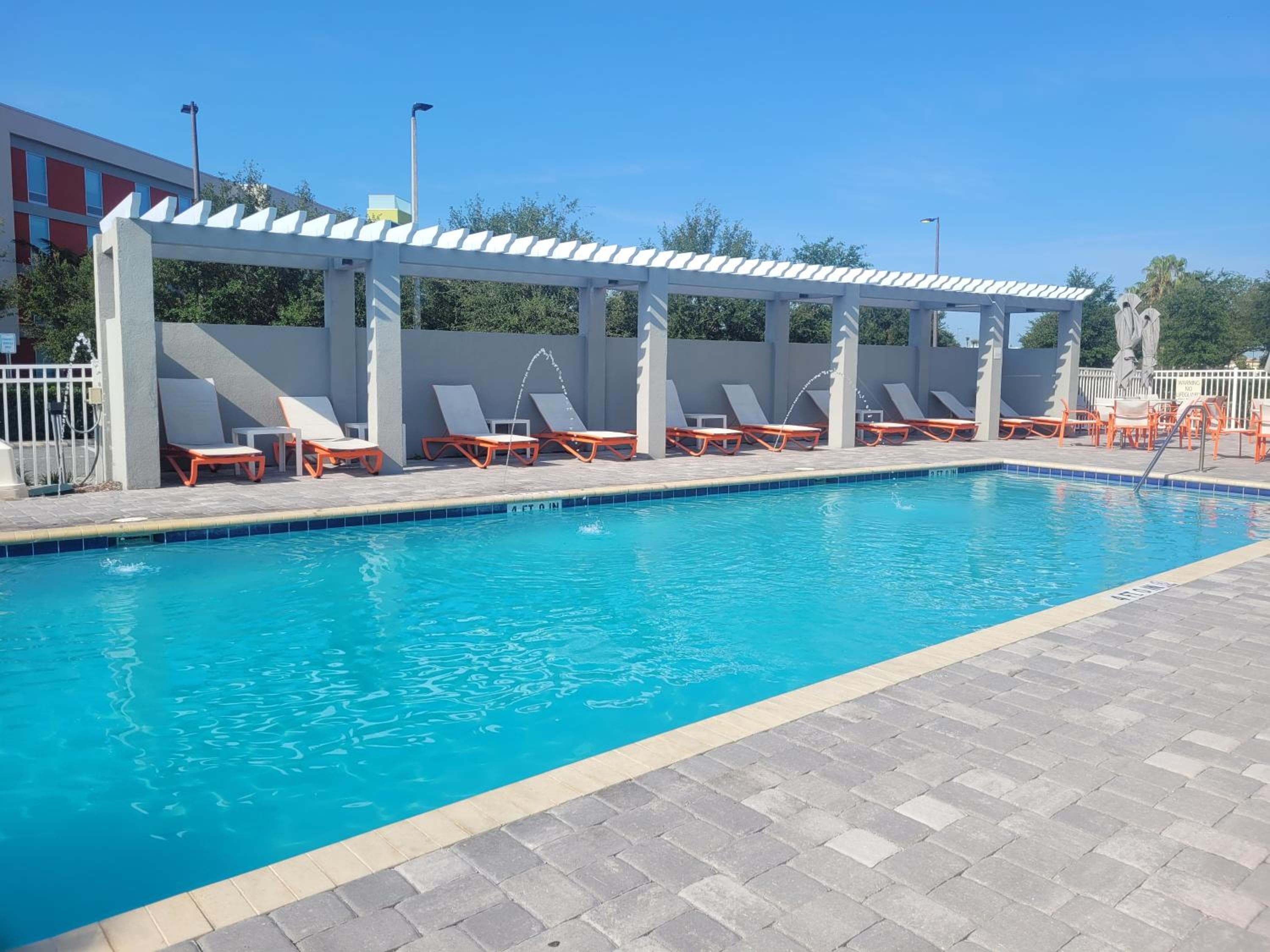Holiday Inn & Suites Orlando-International Dr S, an IHG Hotel — 5