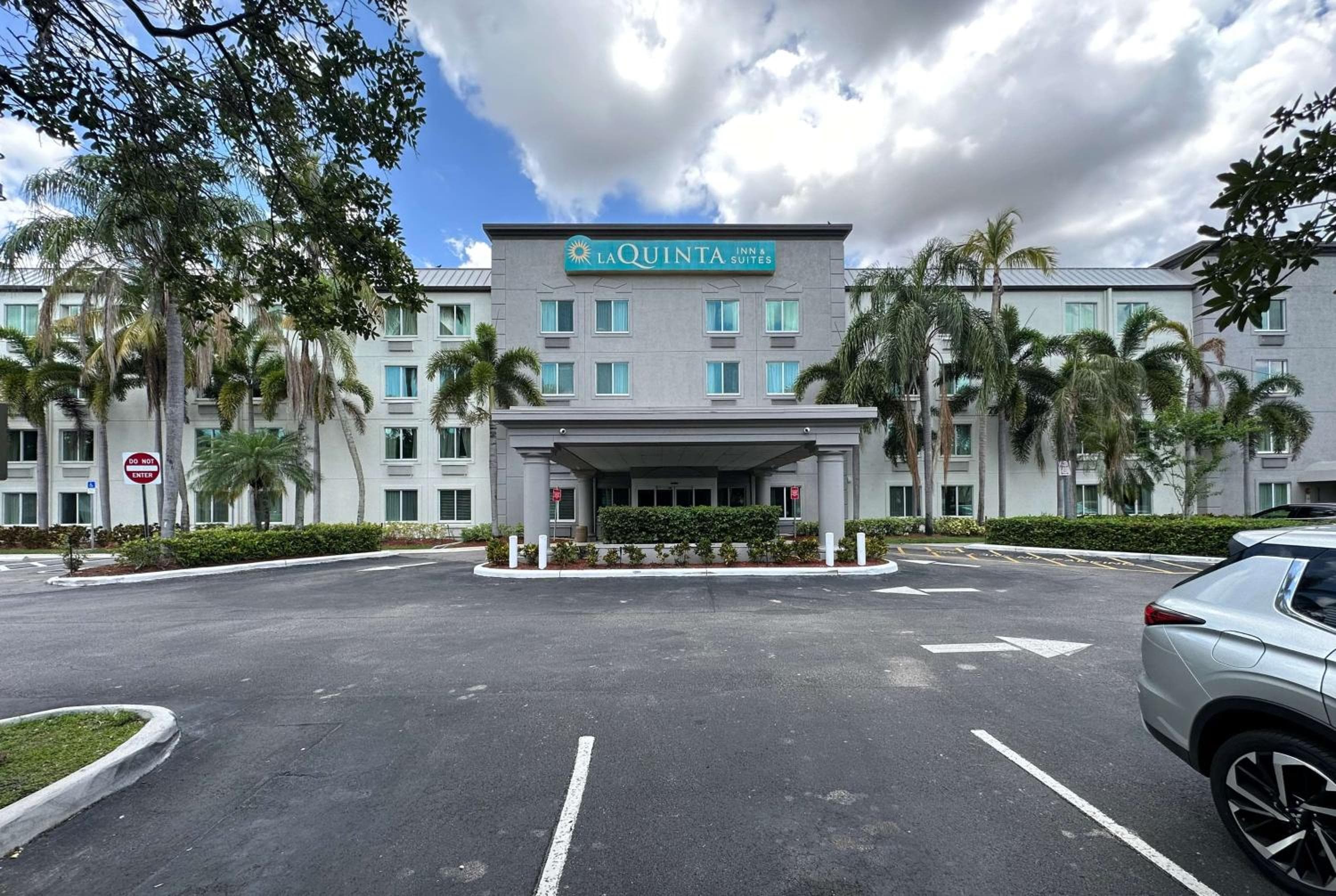 La Quinta Inn & Suites by Wyndham Sawgrass — 1