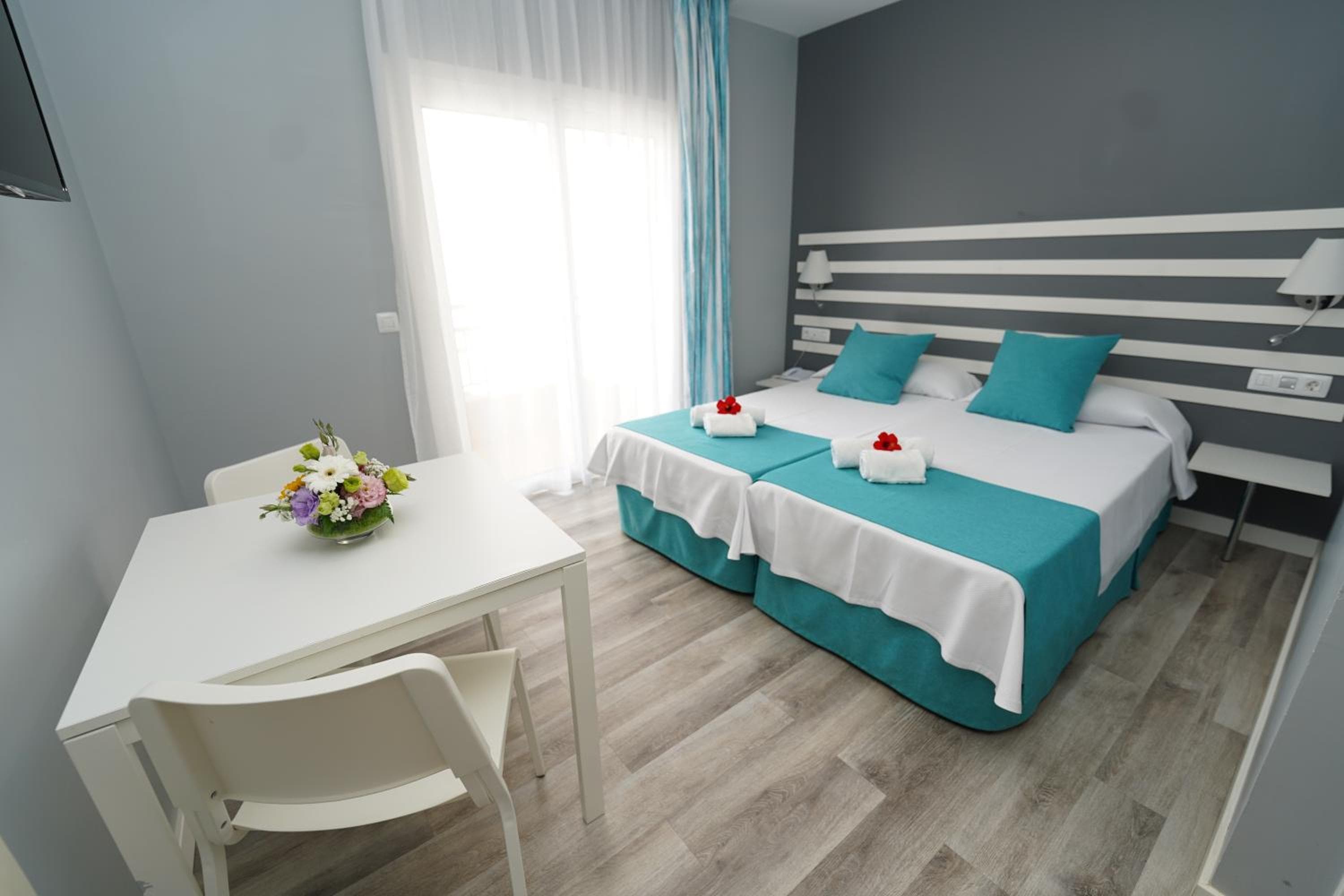Apartamentos RF Bambi Adults Only — 1