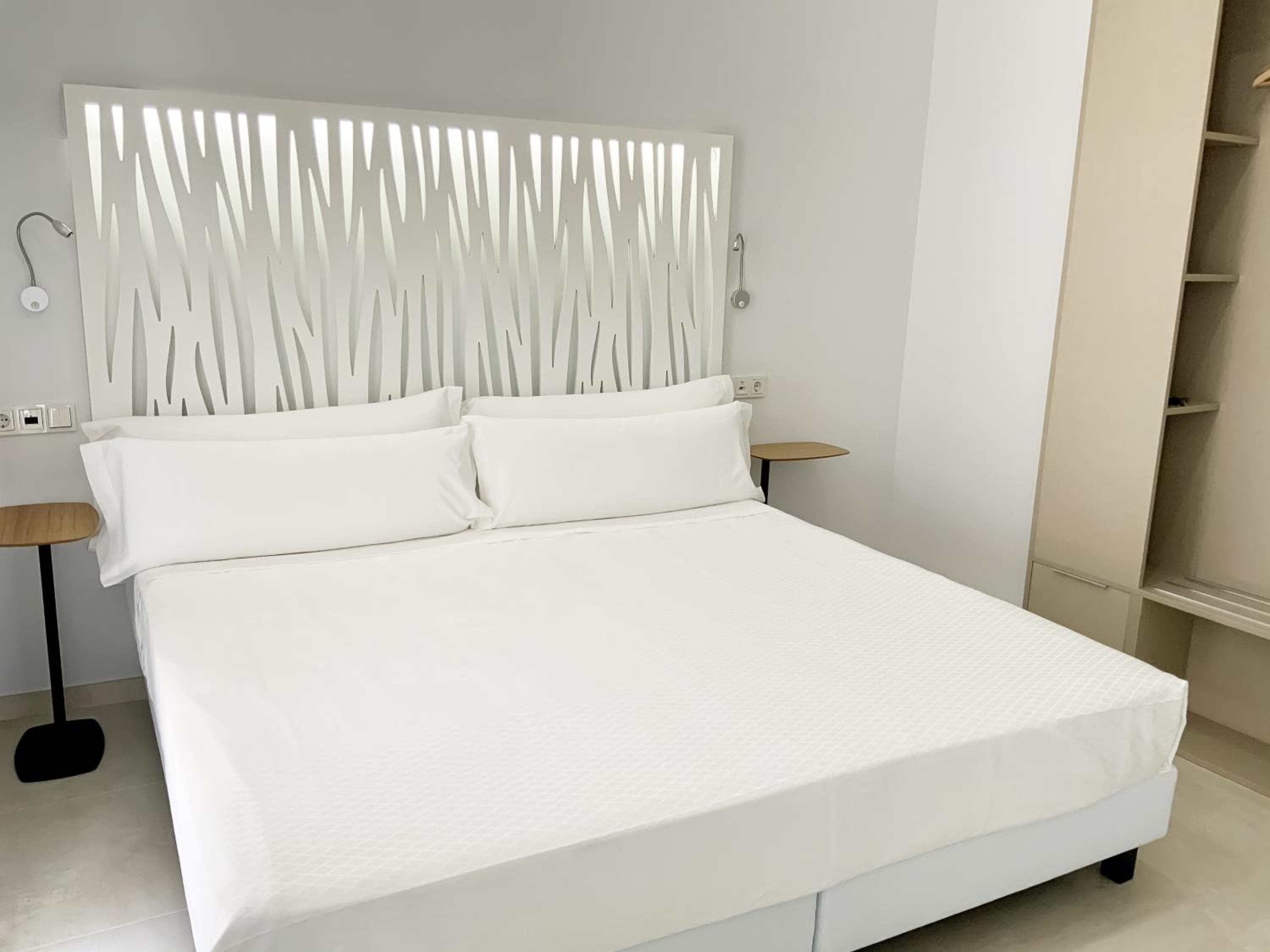 Apartamentos Rivero 8 — 13