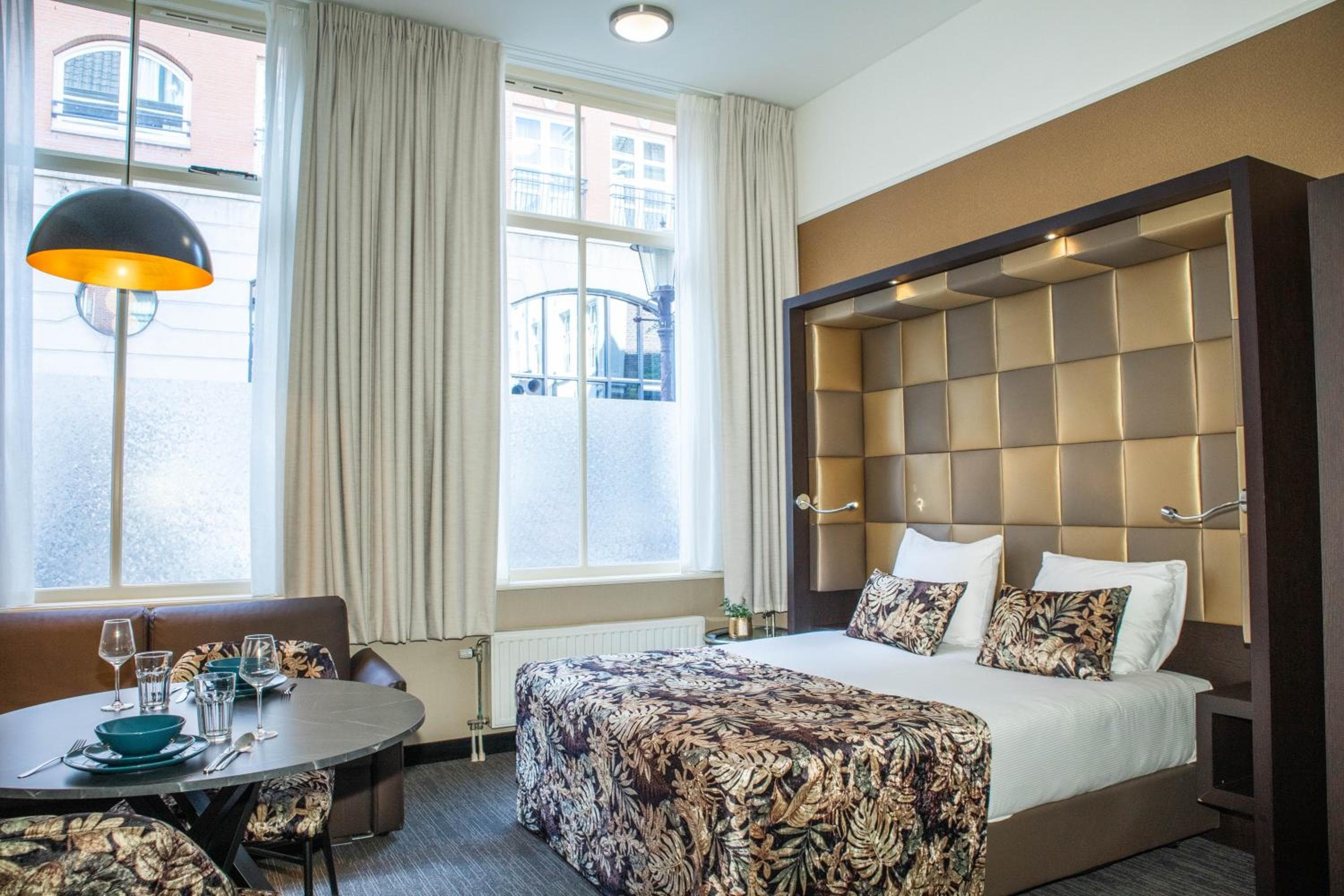 Goldenes Herrenhaus Aparthotel — 5