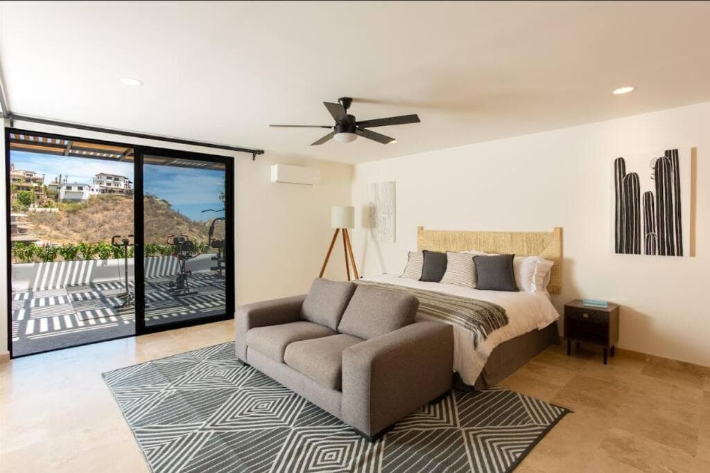 Villa de 6 Recámaras con Vistas al Mar en Pedregal — 22
