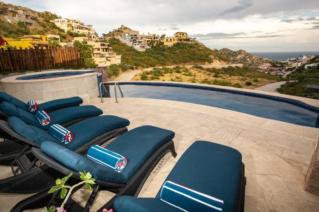 Villa de 6 Recámaras con Vistas al Mar en Pedregal — 30