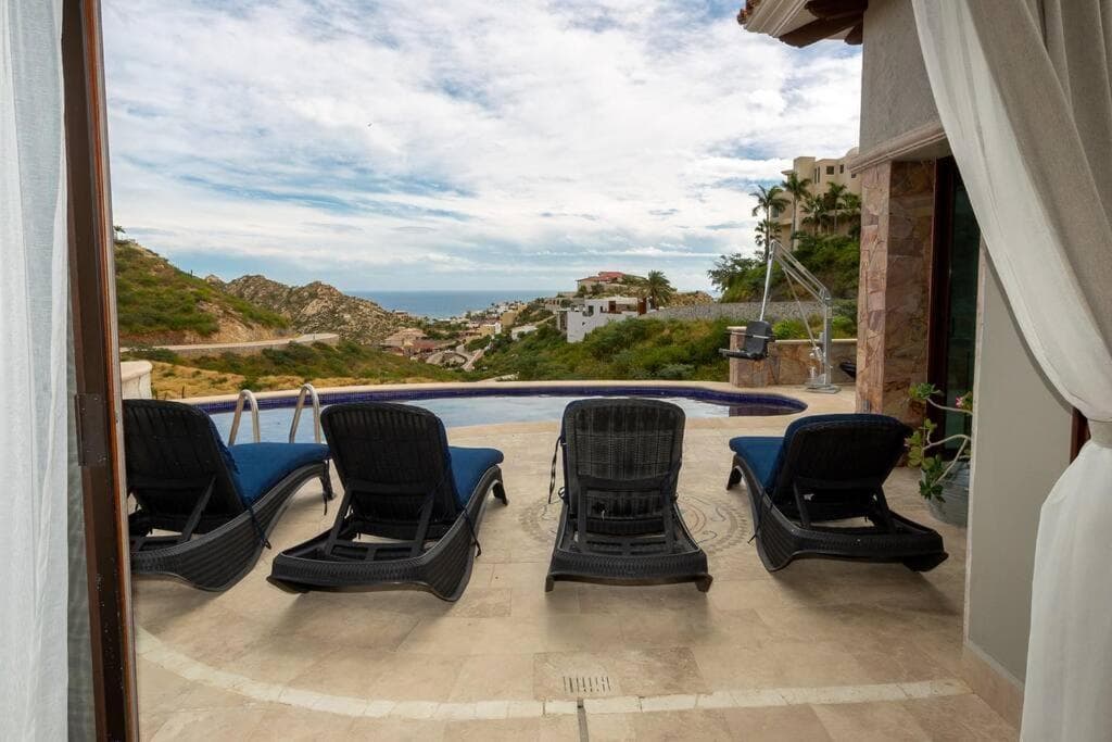 Villa de 6 Recámaras con Vistas al Mar en Pedregal — 8