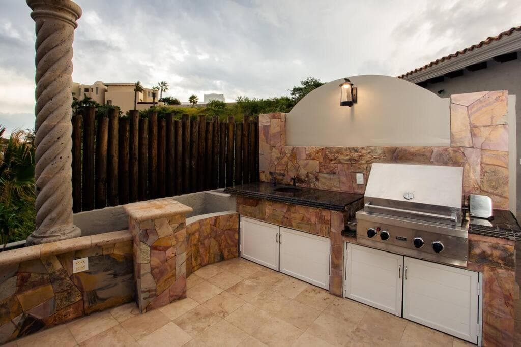 Villa de 6 Recámaras con Vistas al Mar en Pedregal — 11