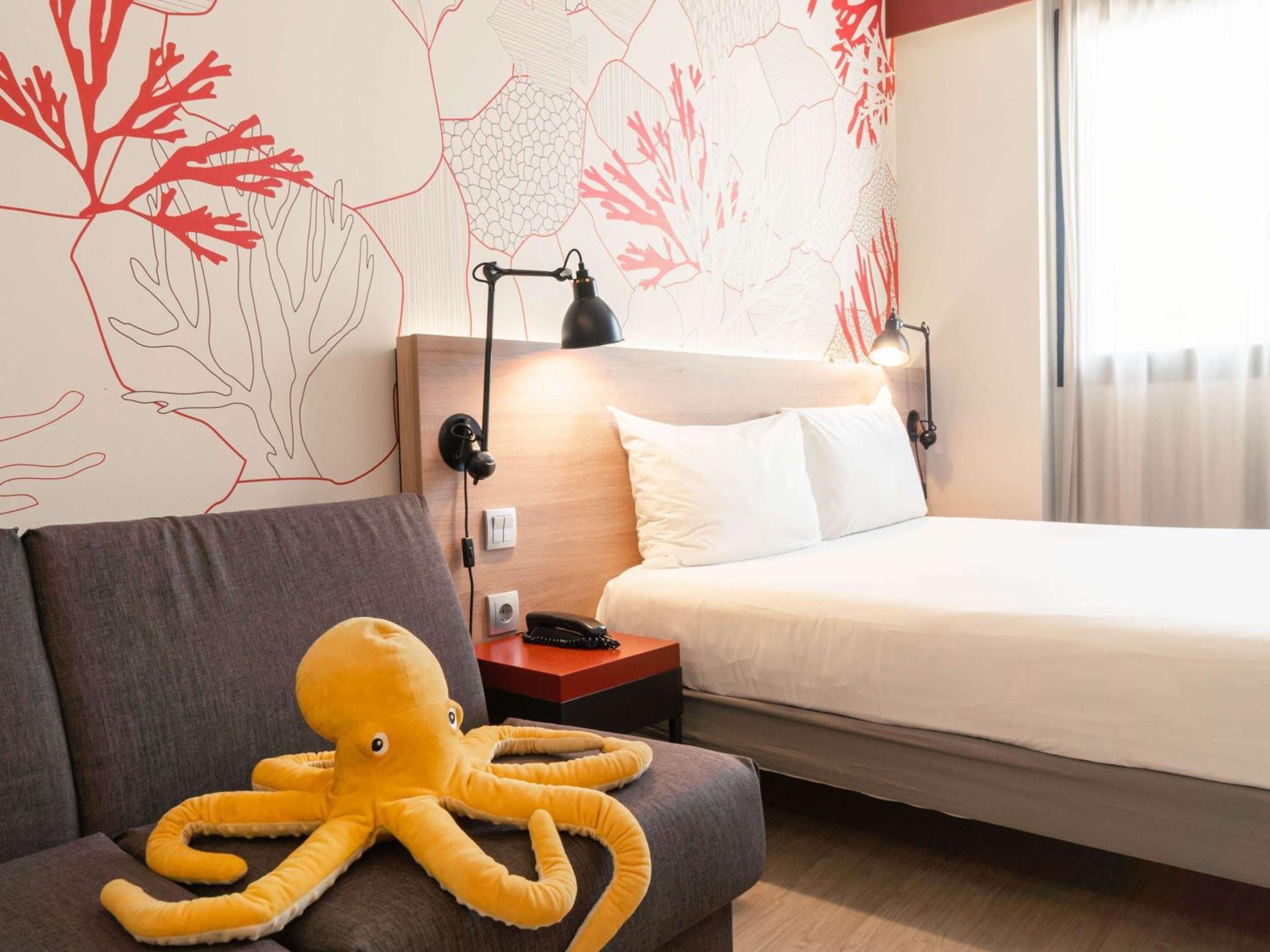 ibis Styles Barcelona City Bogatell — 11