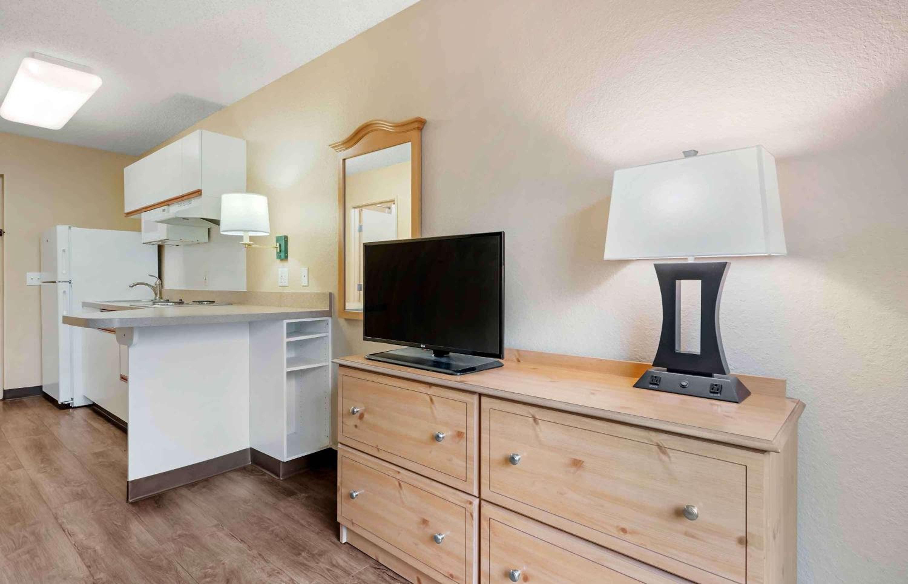 Extended Stay America Select Suites - Orlando - Southpark - Equity Row — 7