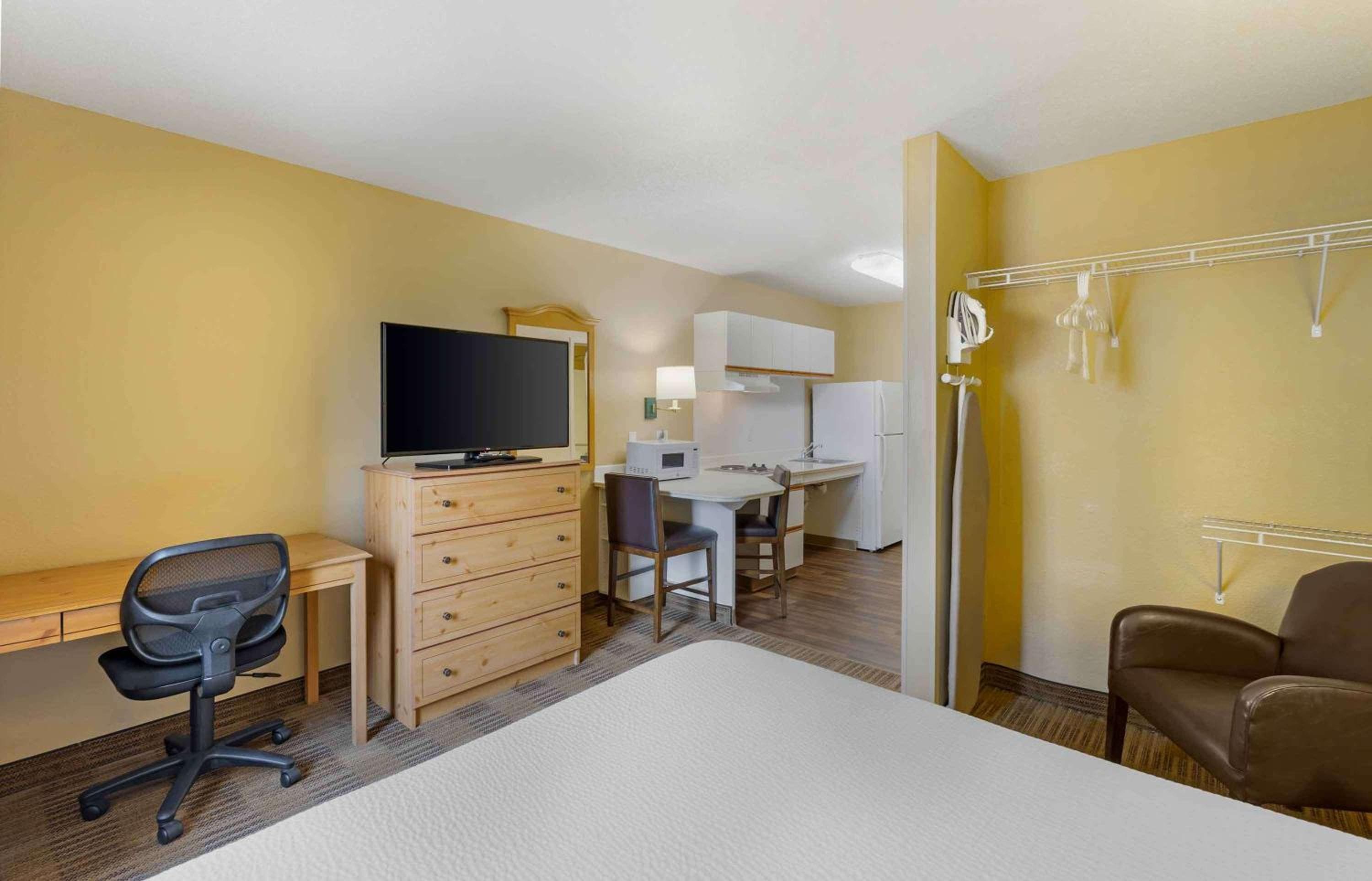 Extended Stay America Select Suites - Orlando - Southpark - Equity Row — 12