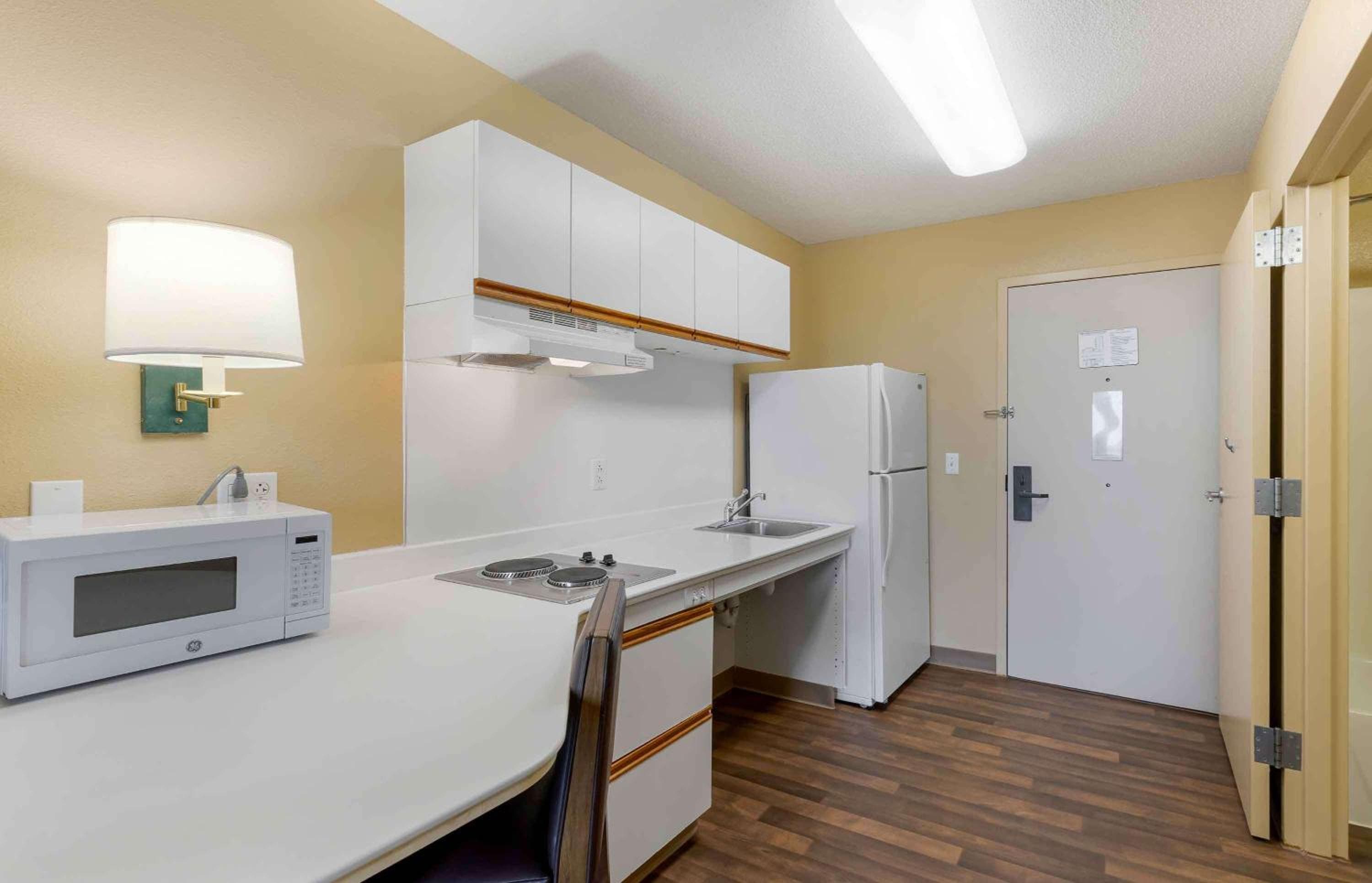 Extended Stay America Select Suites - Orlando - Southpark - Equity Row — 13