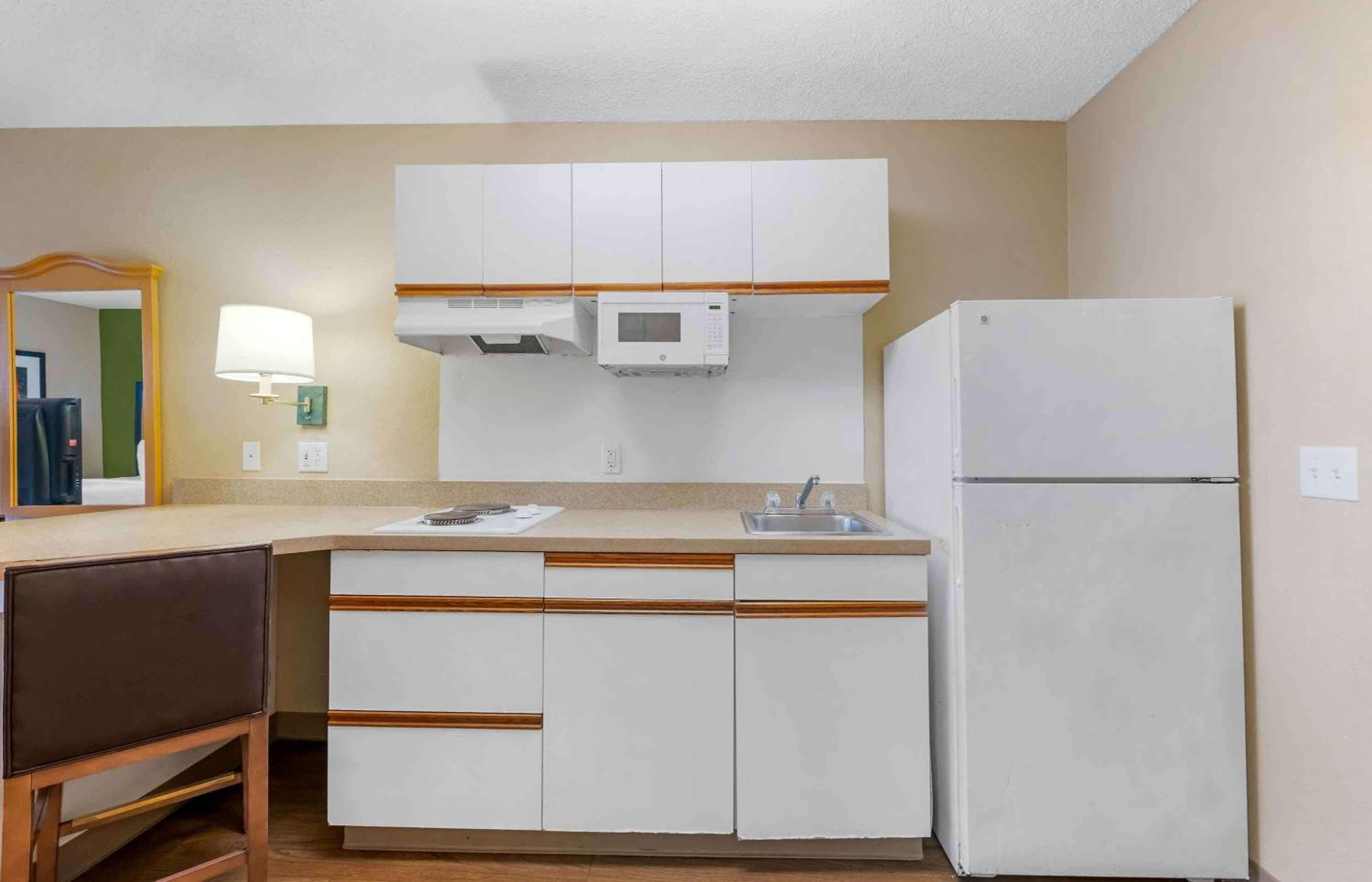 Extended Stay America Select Suites - Orlando - Southpark - Equity Row — 21