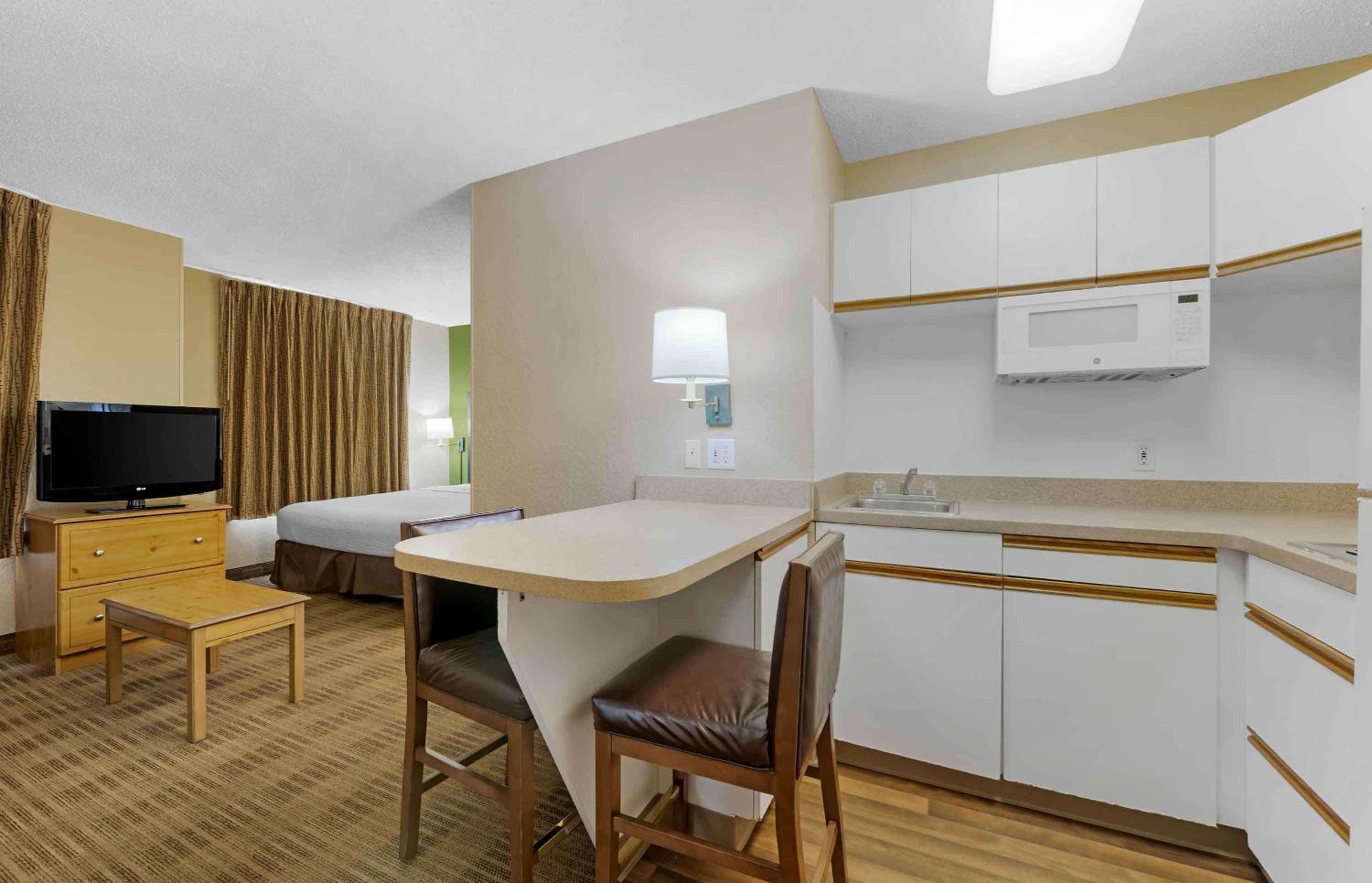 Extended Stay America Select Suites - Orlando - Southpark - Equity Row — 25