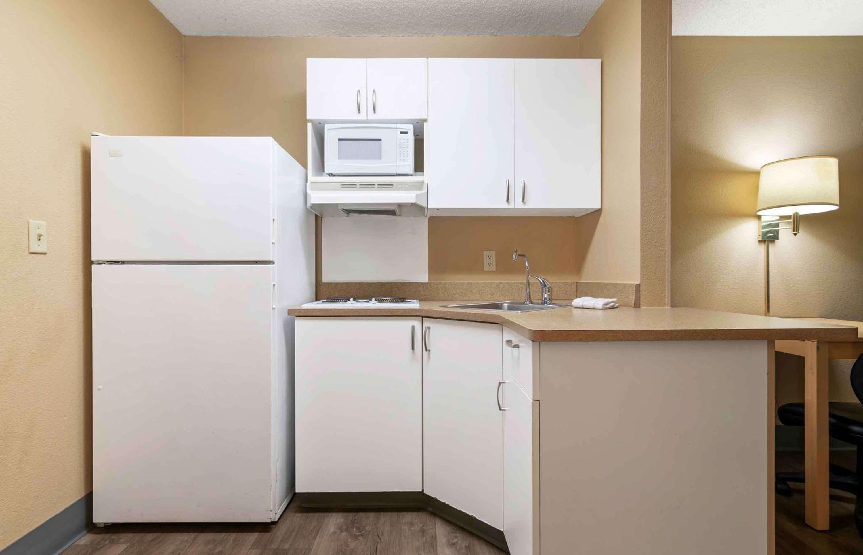 Extended Stay America Select Suites - Orlando - Southpark - Equity Row — 11