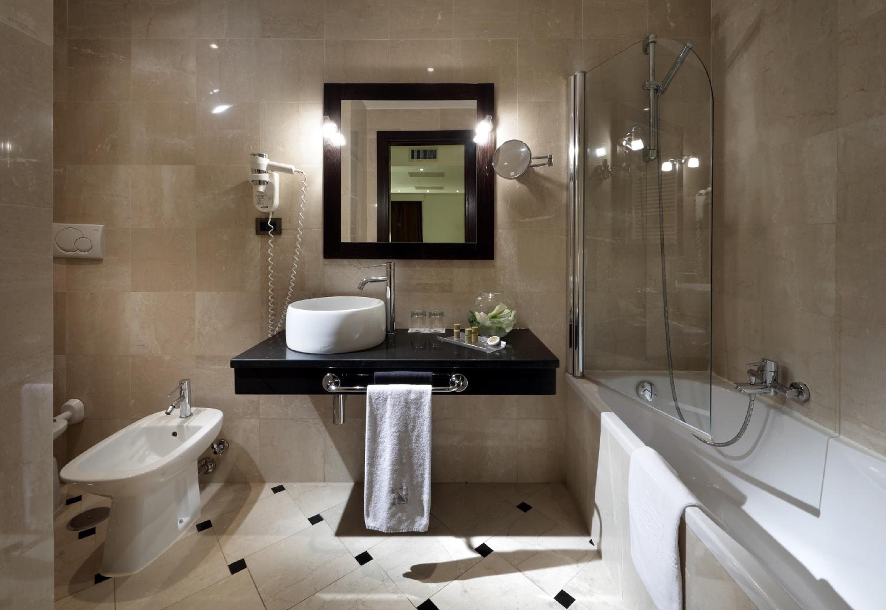 Hotel Exe International Palace — 4