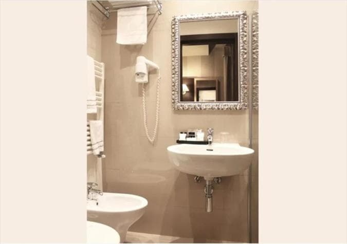 c-hotels Ambasciatori hotel, Via Luigi Alamanni 3, Florence, Italy — photo 6