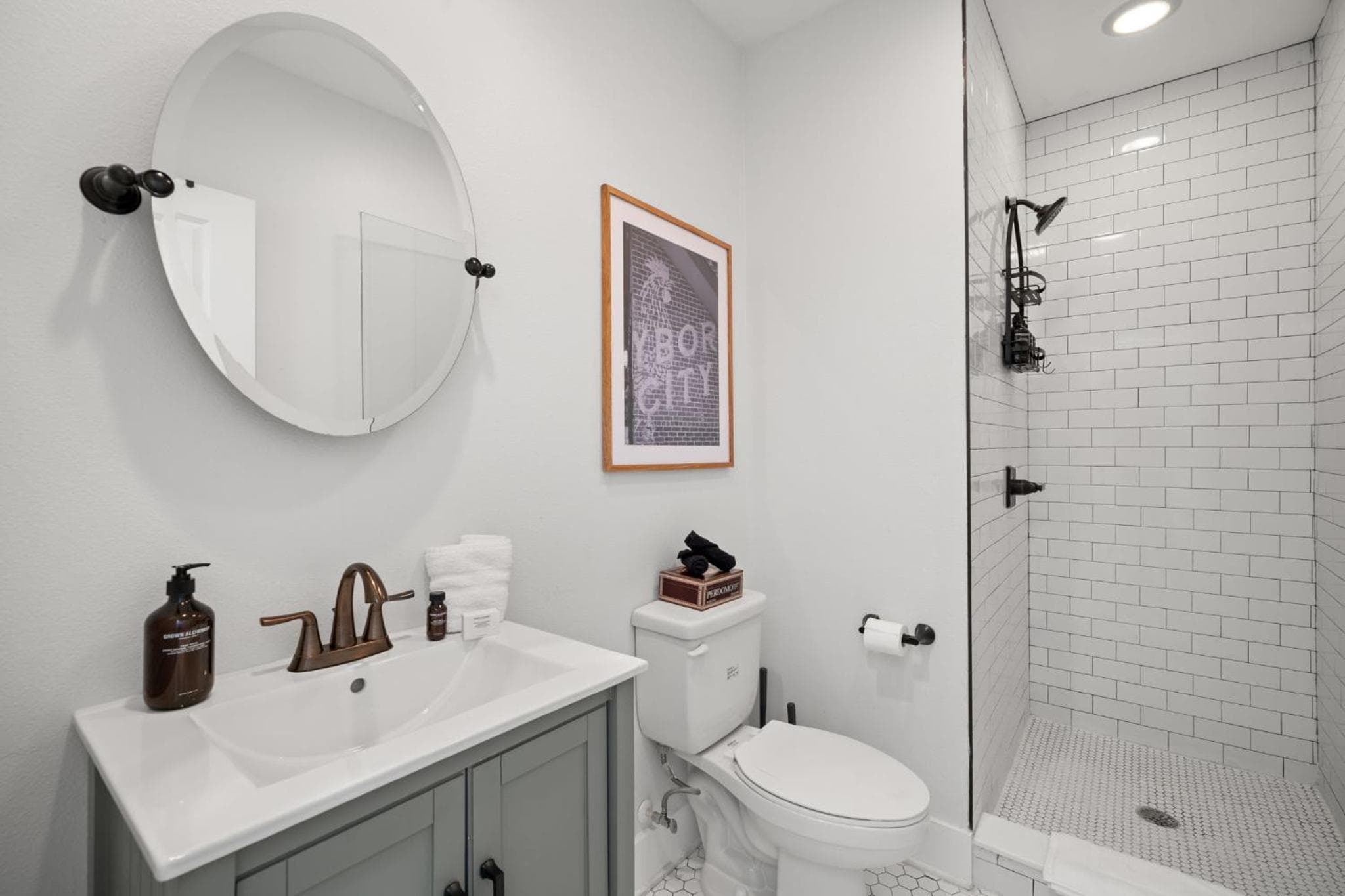 NEW! Casa Fuente - Historic "Shotgun Style" Ybor Bungalow, Steps to 7th Ave — 15