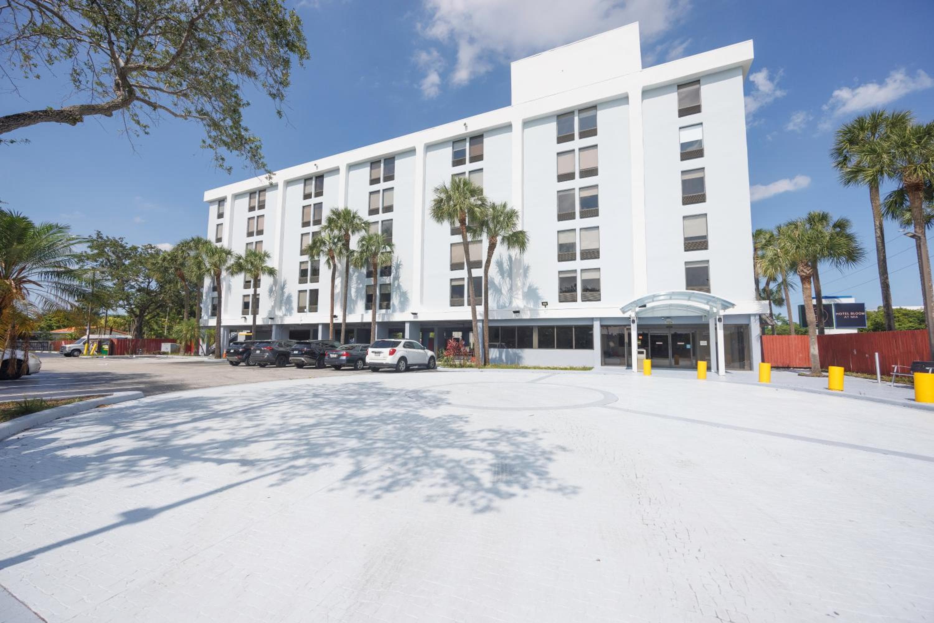 B&B Hotel Miami Airport — 1