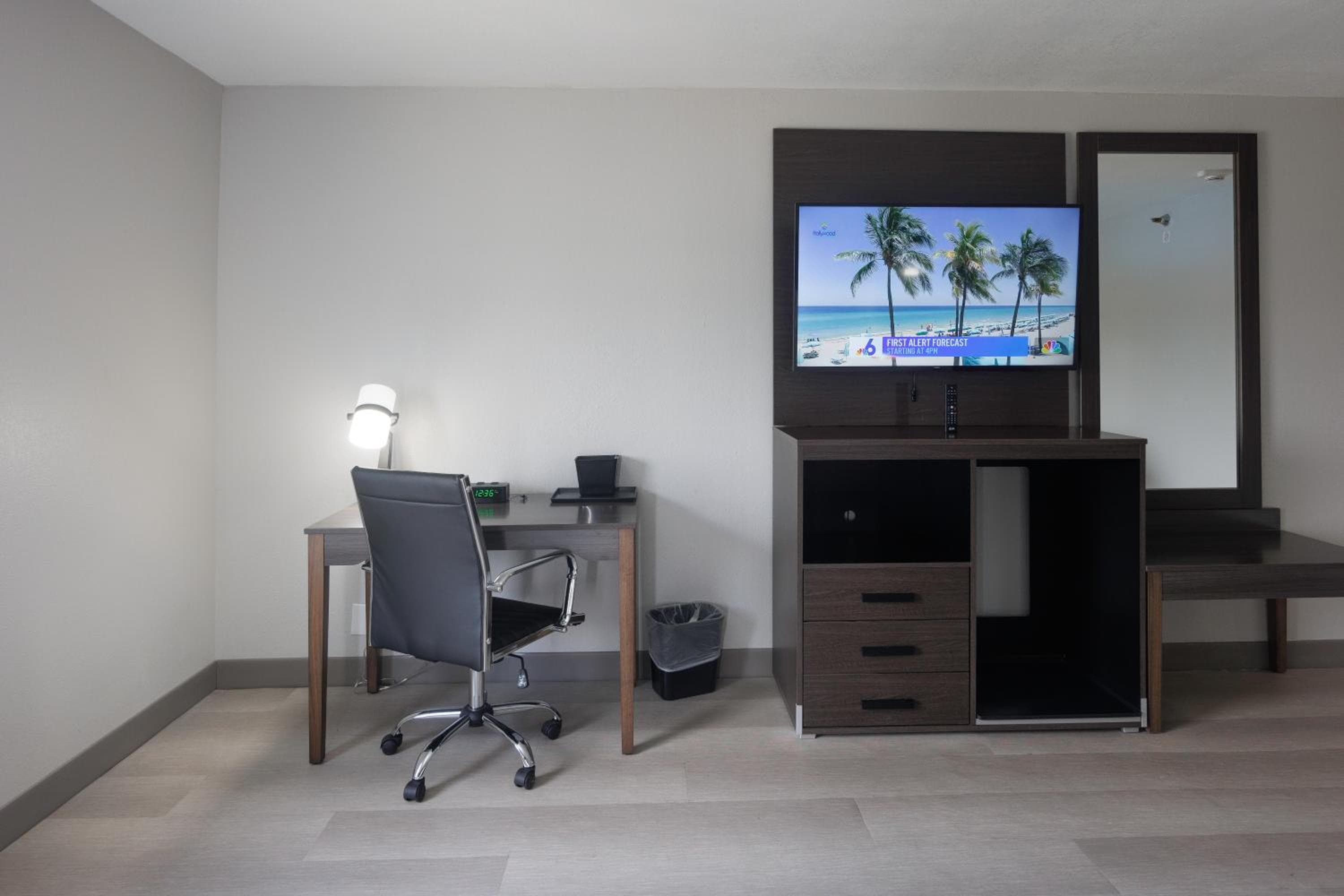 B&B Hotel Miami Airport — 6