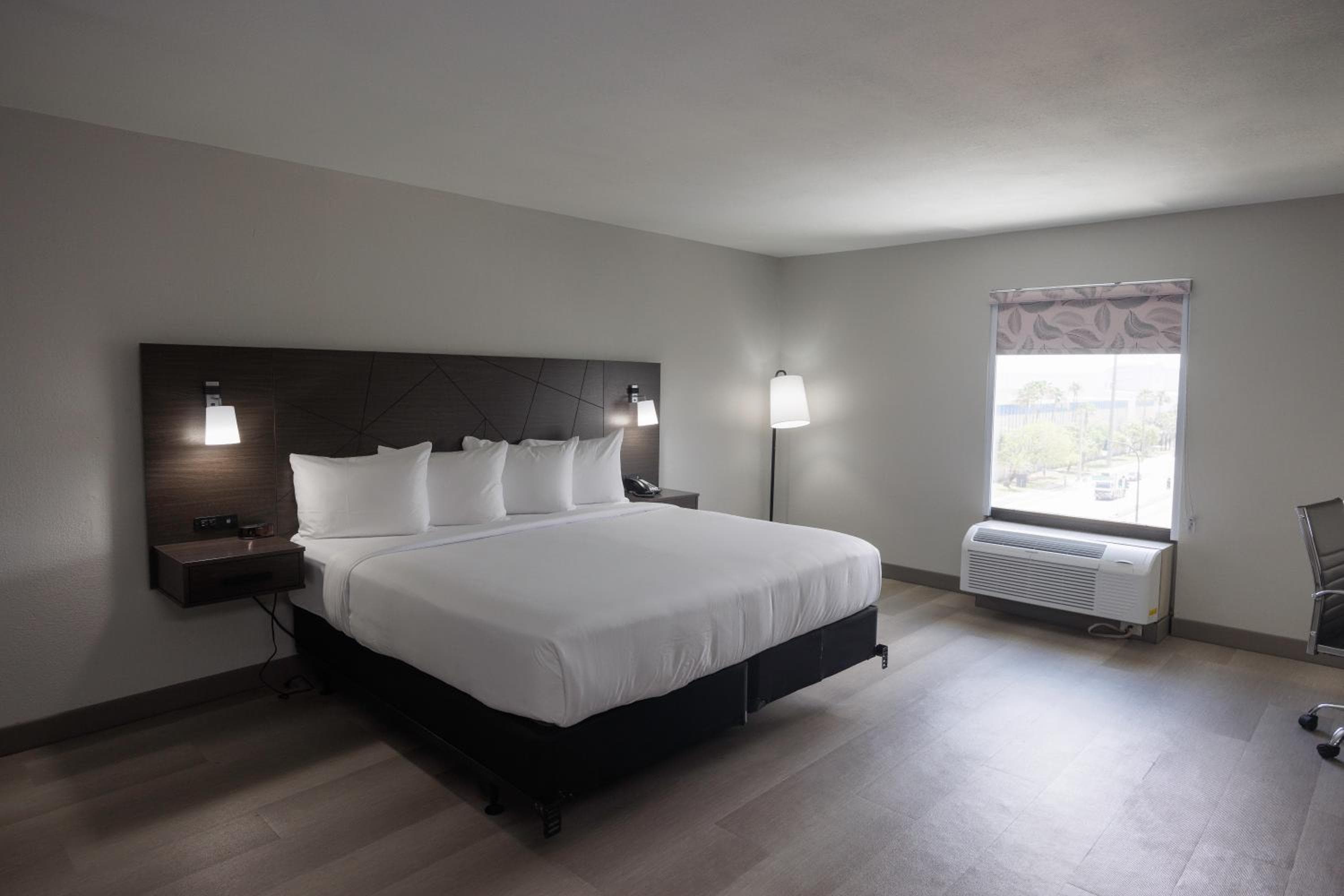 B&B Hotel Miami Airport — 7